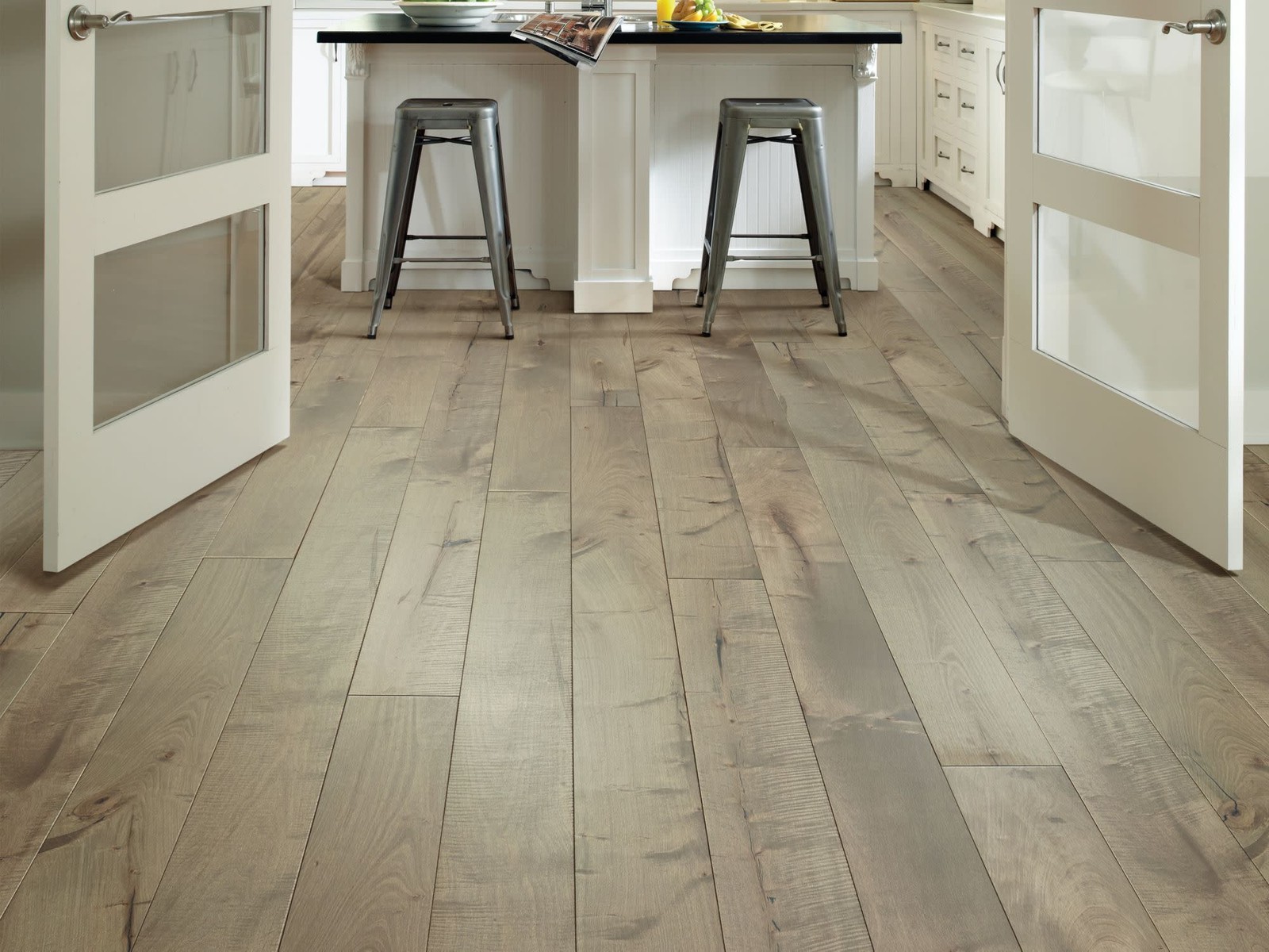 Shaw SW660 Reflections Maple 7″W Smooth Engineered Hardwood – Serenity
