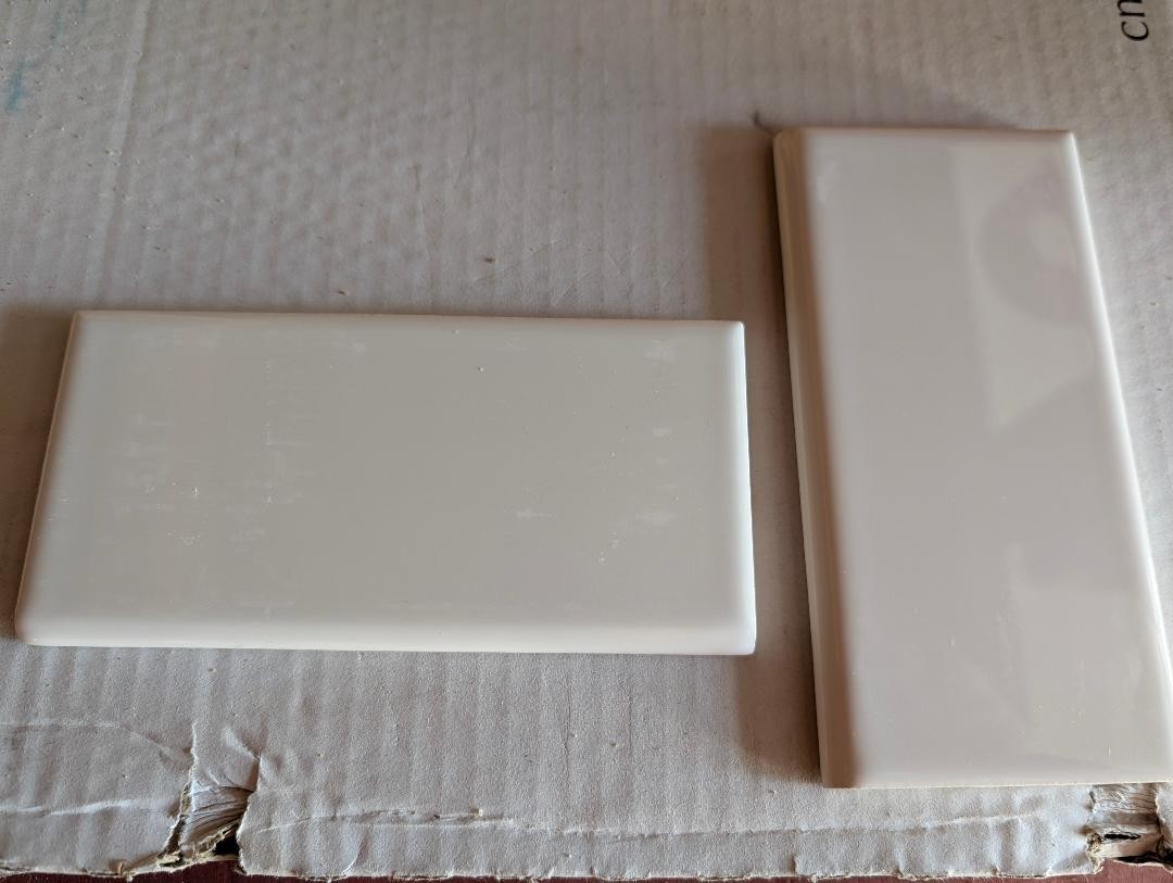 4 pcs Gloss Ceramic Tile Ice White 25 American Olean Daltile 190 bullnose S4369