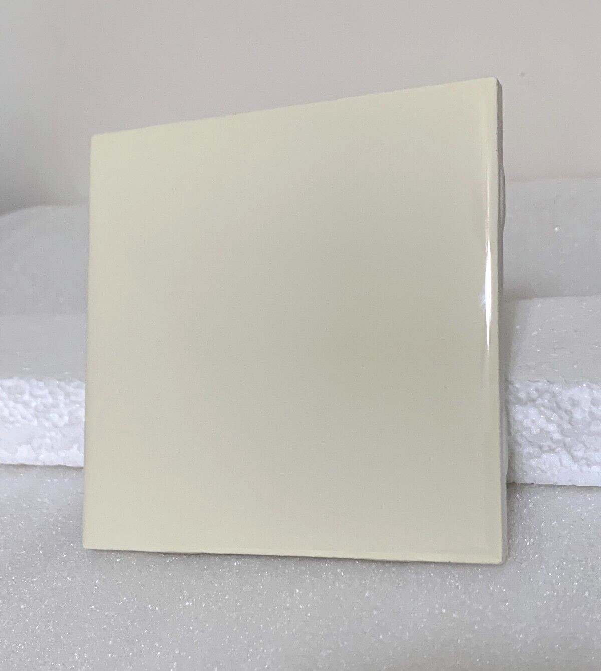 New Ceramic Daltile 4 1/4″ x 4 1/4″ Crisp Linen #0139 Gloss *12* pcs