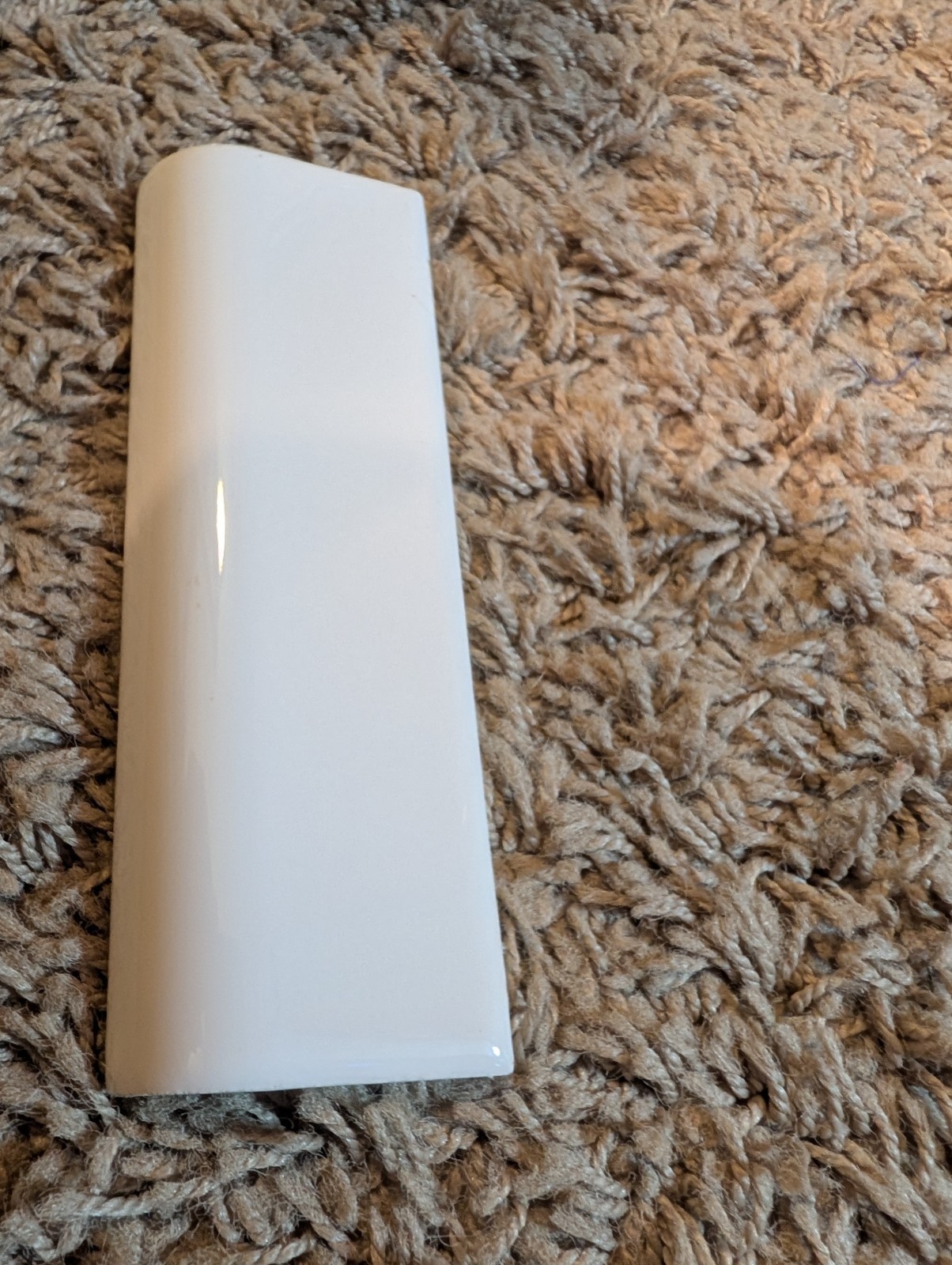 11 Pieces Gloss White SL10 Ceramic Chair Rail American Olean, 2-1/2″ X 6″