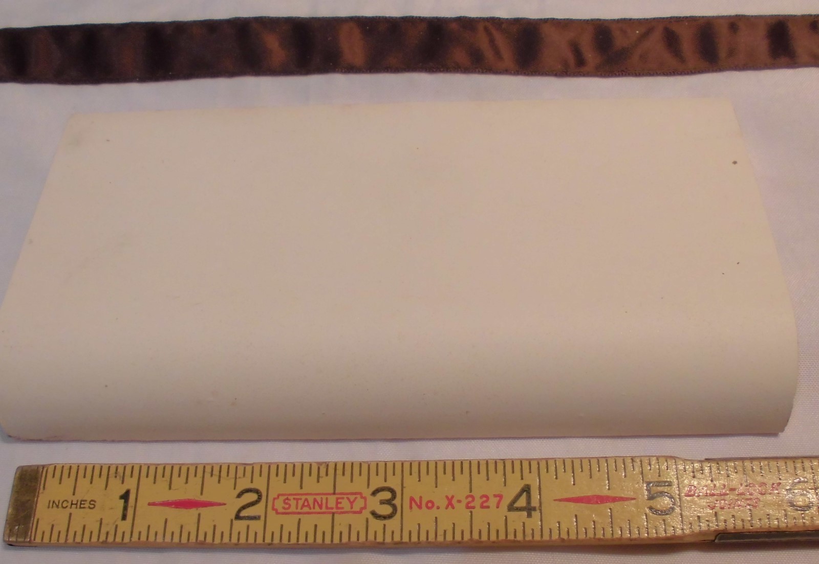 1 pc. *Corallin Pink* stack-on base/cove Ceramic Tile by Robertson Co. 3″ X 6″