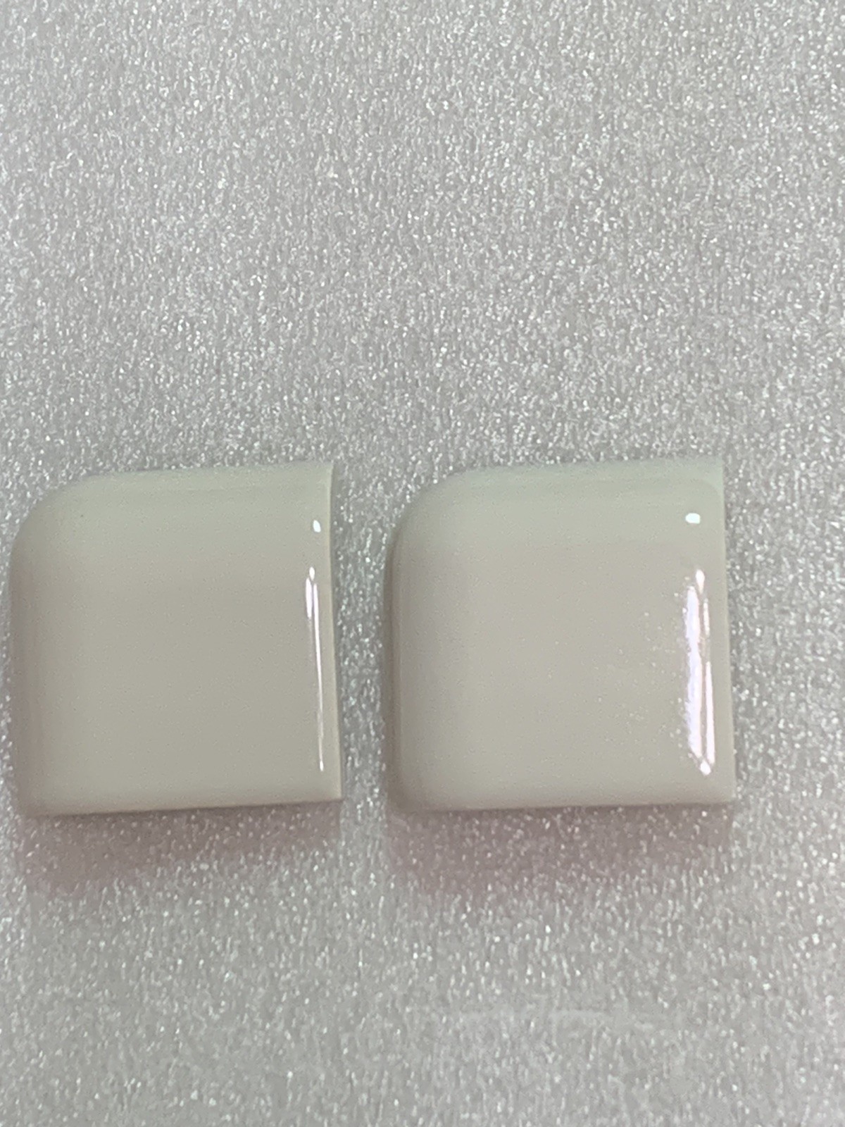 New US Ceramic Co U-O78 Bone 2″ x 2″ Radius Bullnose Corner Gloss *2pcs*