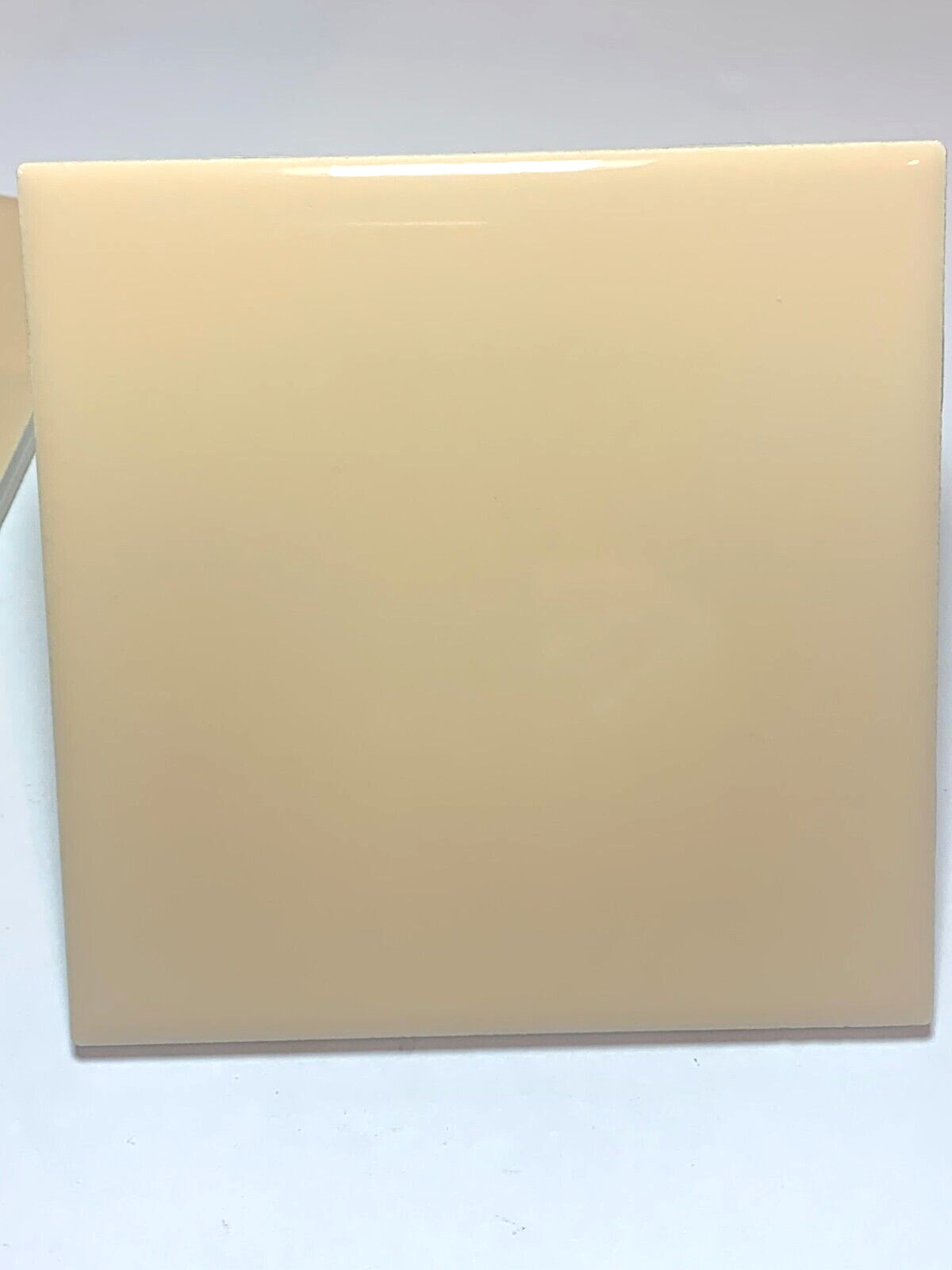 New AO AMERICAN OLEAN 4 1/4″ X 4 1/4″ BRIGHT MAIZE #0024 GLOSS * 12 * pcs