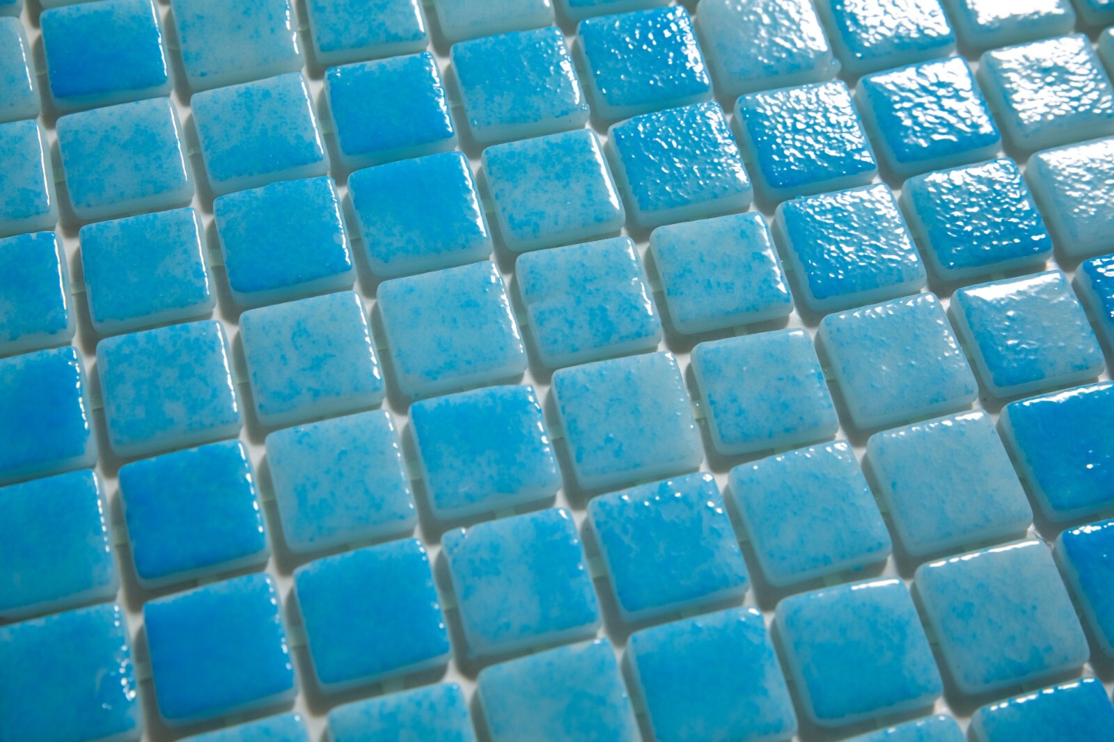 Pressed Glass Mosaic on Pool Net 32.5×51.5 – Caribbean Pool Glossy