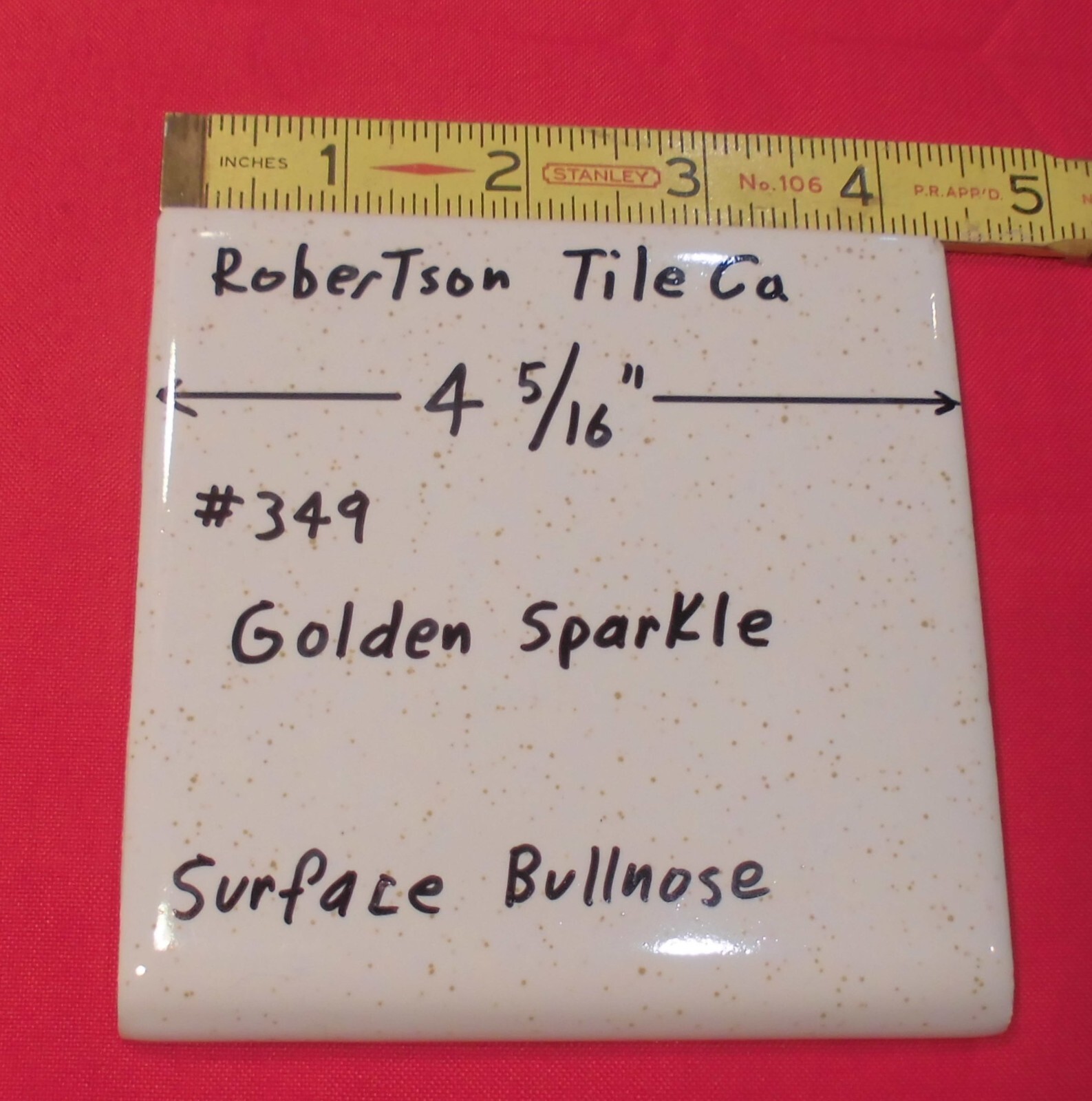 1 pc. Surface Bullnose; Golden sparkle: Glossy Ceramic Tile: Robertson 4-5/16″
