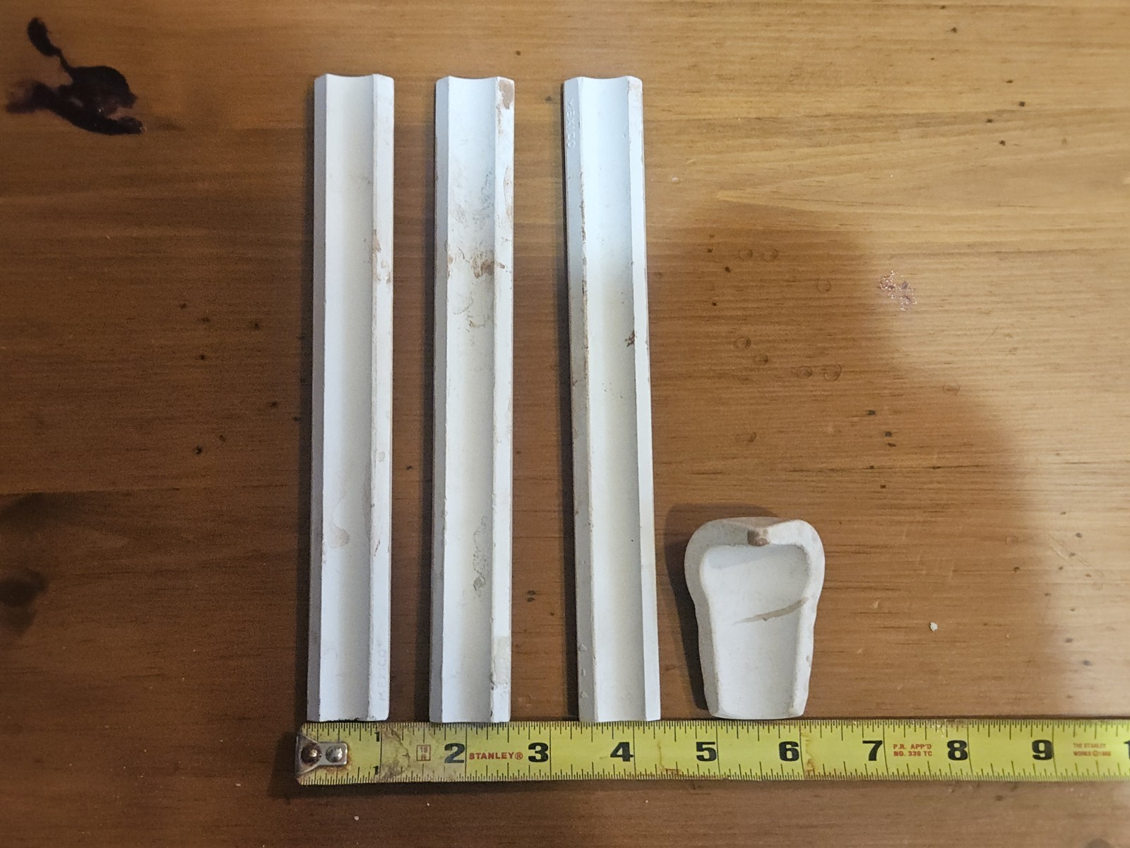 Discontinued Dal Tile Ceramic Tile Quarter Round Trim Corner