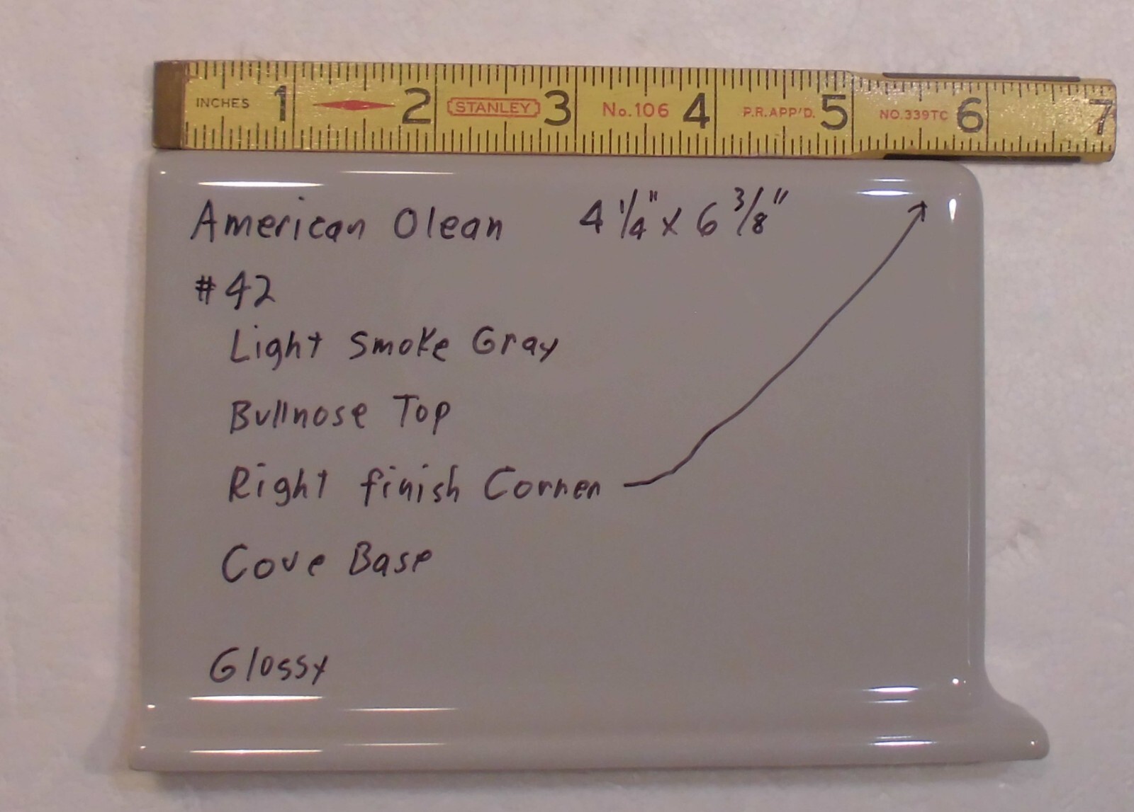 1 pc. Light Smoke Gray: base/cove Ceramic Tile: 4-1/4″ X 6″ Right Finish Corner