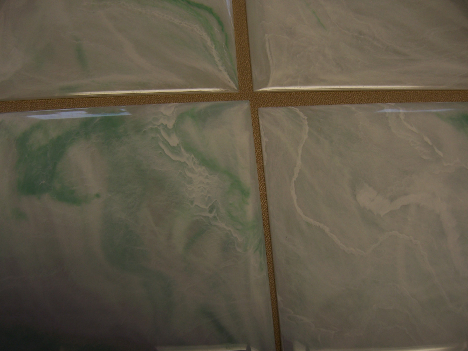 LIGHT GREEN SEAFOAM MARBLE PLASTIC TILE 4 1/4″ wall bathroom kitchen polystyrene