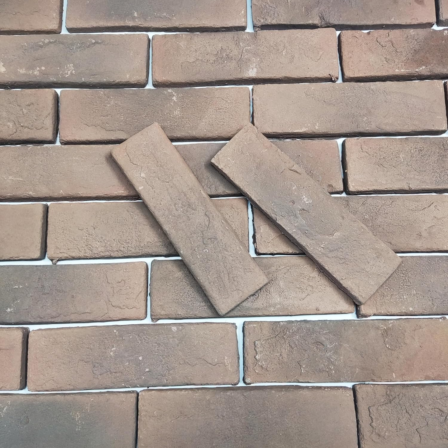 Brown Thin Wall Brick Veneers, 20 Pcs, 2.4″ x 7.9″ for Interior/Exterior Use