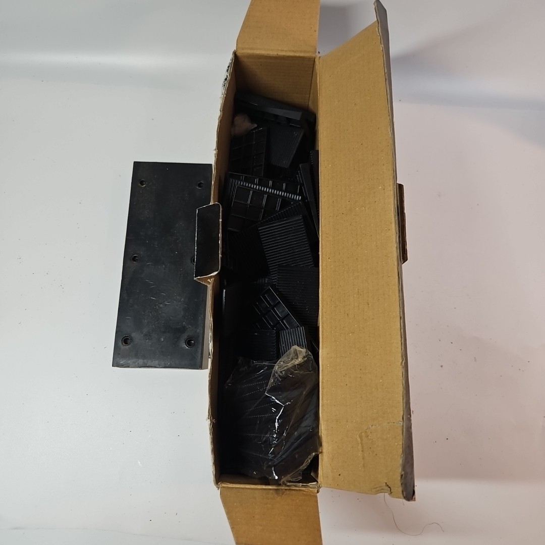 Roberts Flooring Installation Kit 10-28 for Laminate & Hardwood – 2-Piece Set