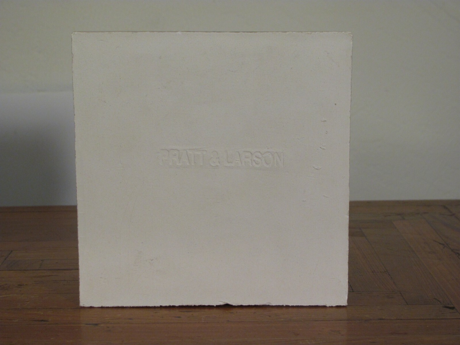 Pratt And Larson Tulip Decorative Ceramic Tile