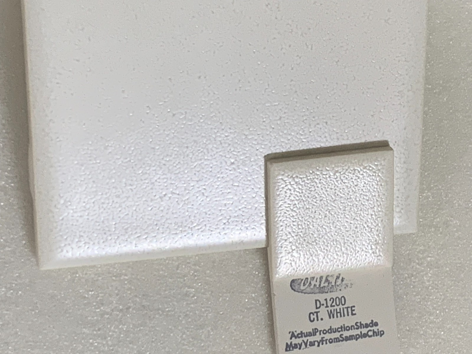 New Vintage Daltile 4 1/4″ X 4 1/4″ Crystaltex White D 1200