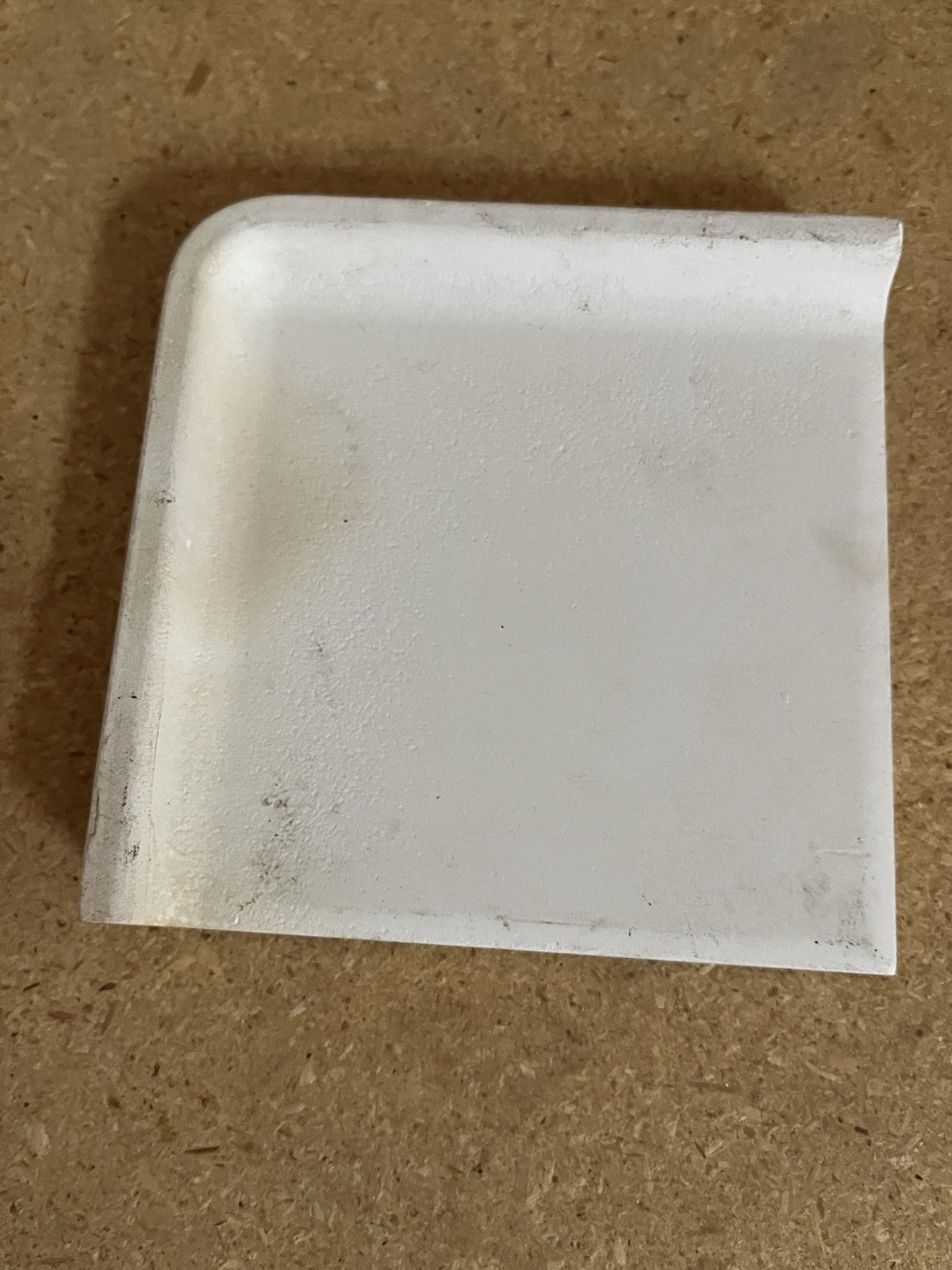 1 pc. AN4402 Radius Bullnose Corner Mayan White Glossy Ceramic Daltile 4-1/4″