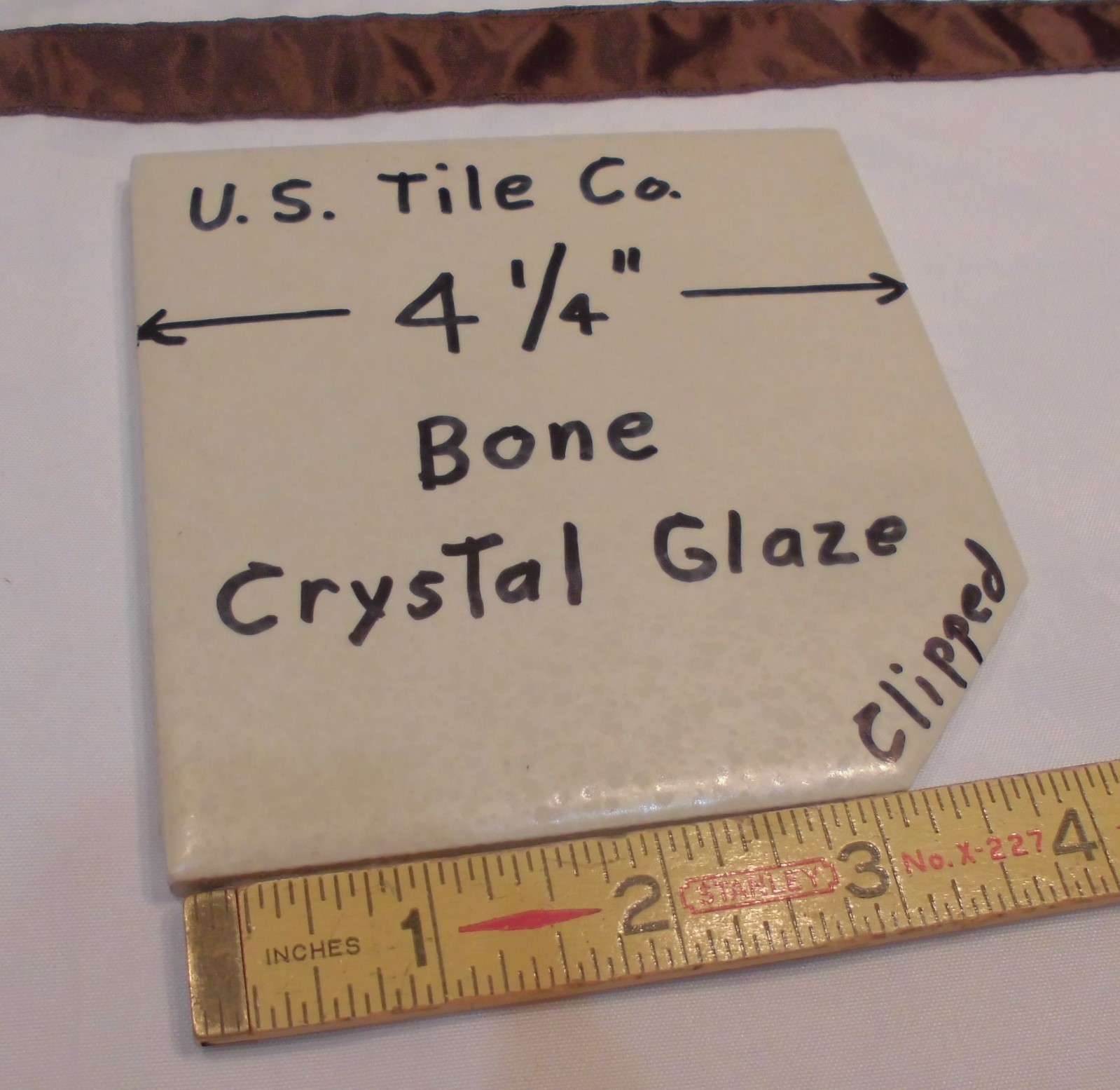 1 pc. *Bone* Clipped Corner* Ceramic Tiles 4-1/4″ Crystal Glazed (NOS) U.S.A.