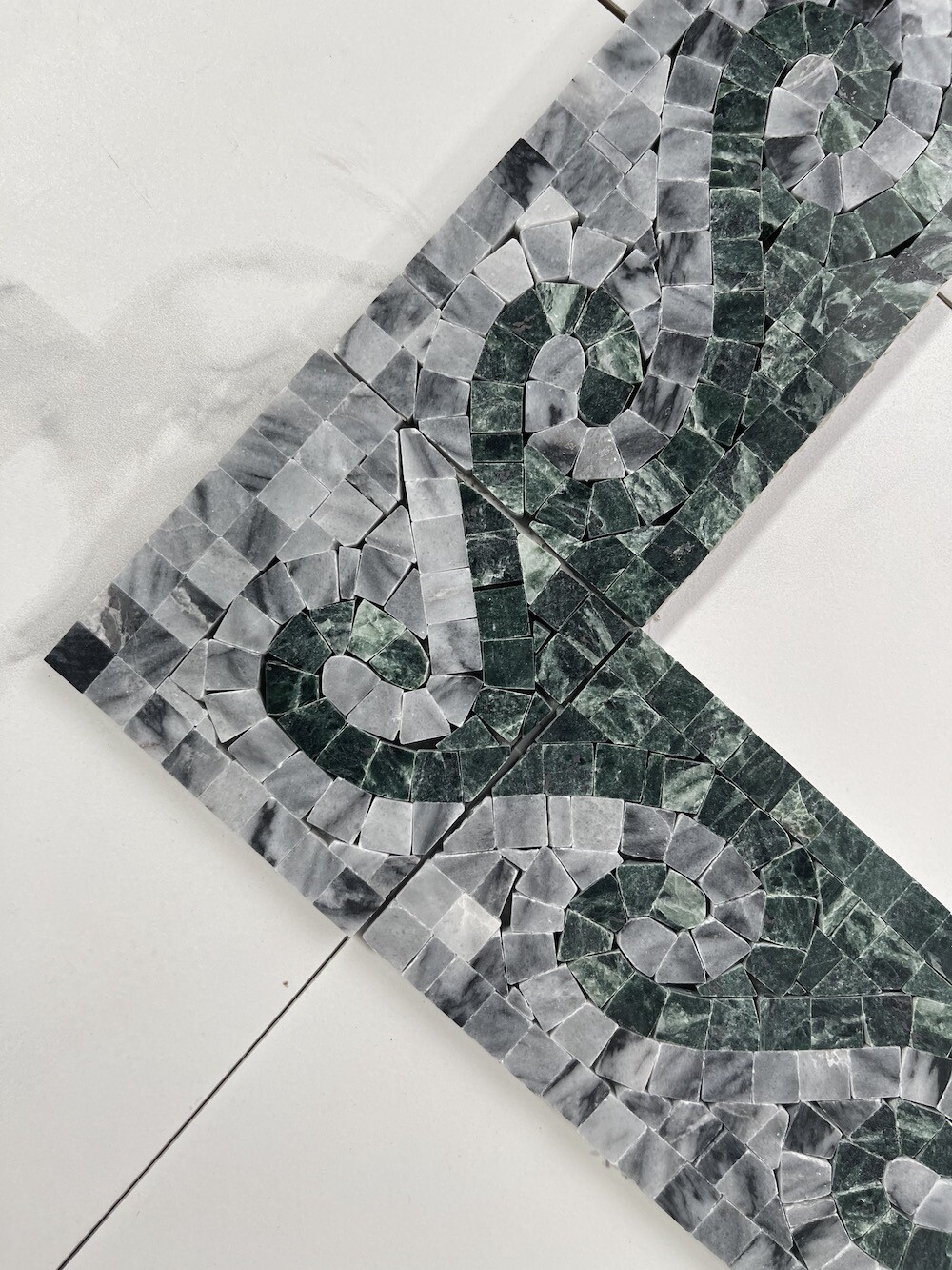 B0081P Marble Mosaic Border Listello Accent Tile Spray Grey 3.1×13.8 Polished