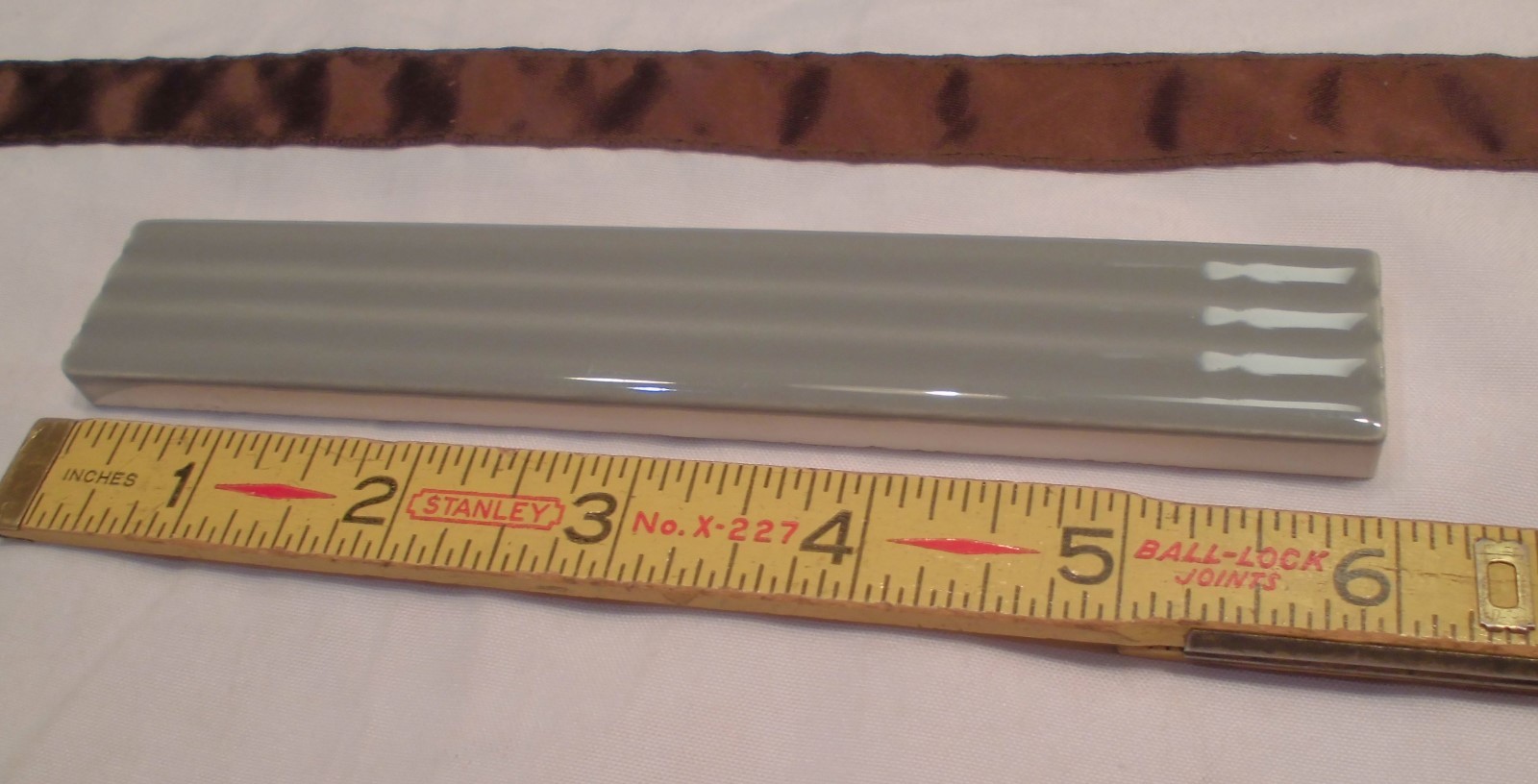 21 Ceramic Sizzle-Liner Tiles: Medium-Gray, 1″ X 6″ American Olean-Fluted, NEW