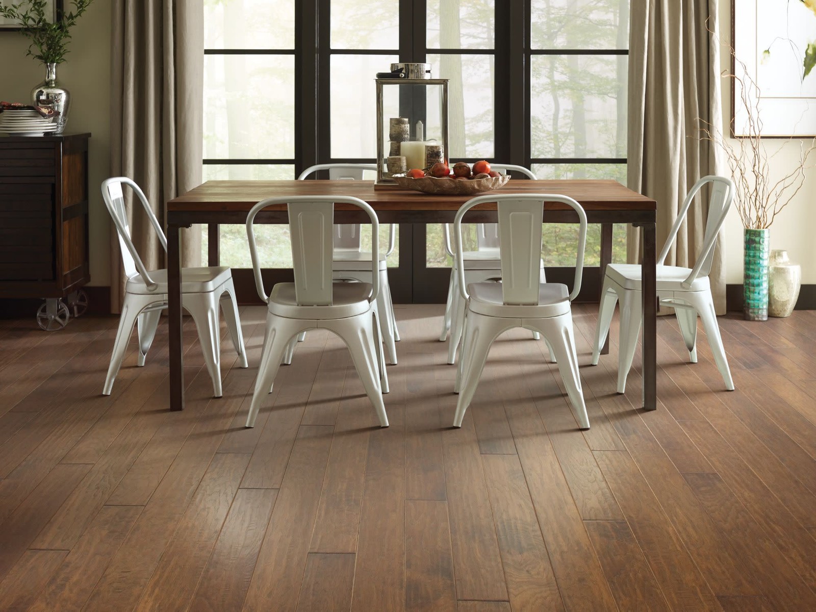 Shaw SW592 Fremont Hickory 5″W Heavy Scraped Engineered Hardwood – Veranda