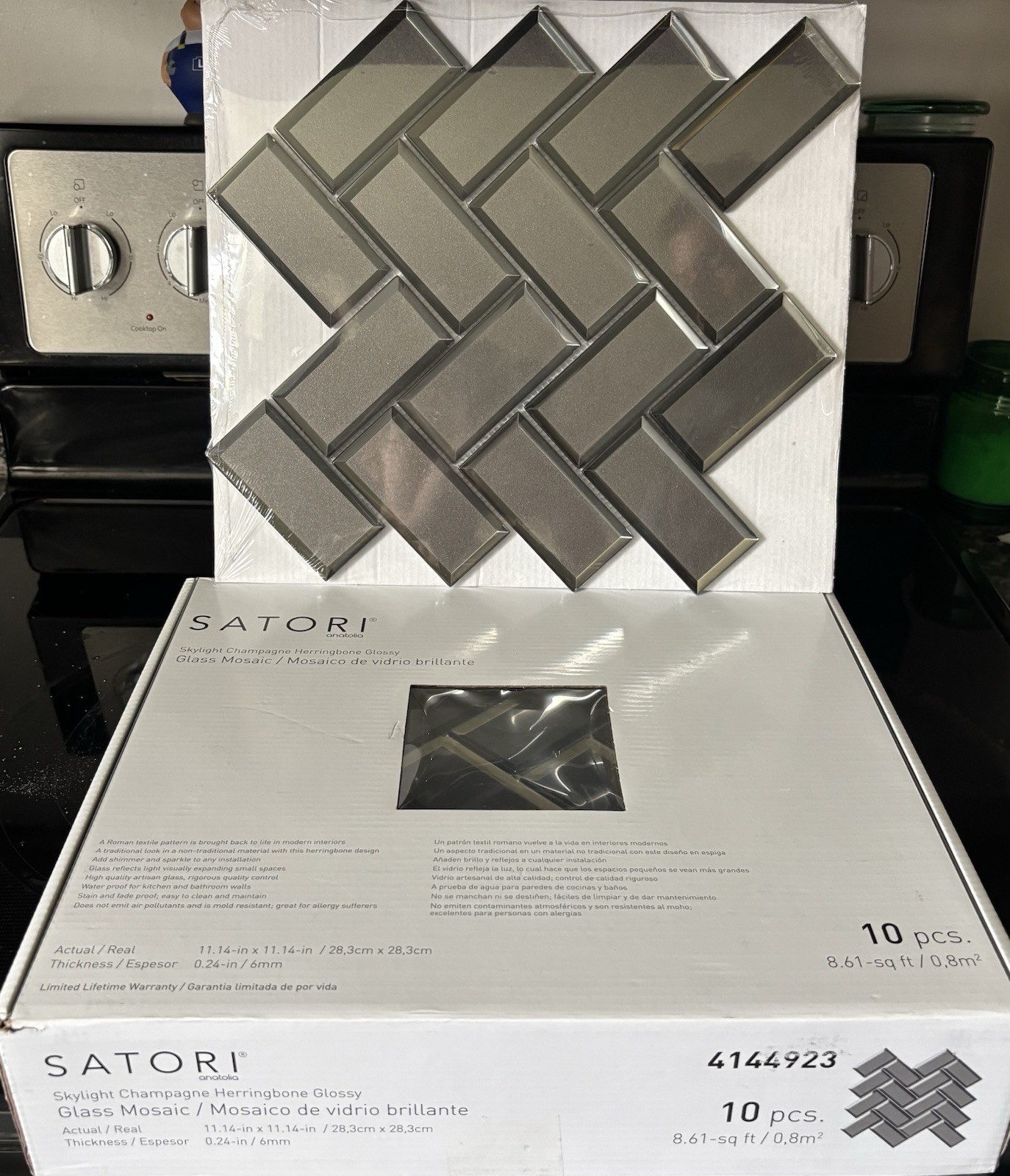 Satori Skylight Champagne Glass Mosaic Herringbone Glossy Tile 11.14″ 10pk