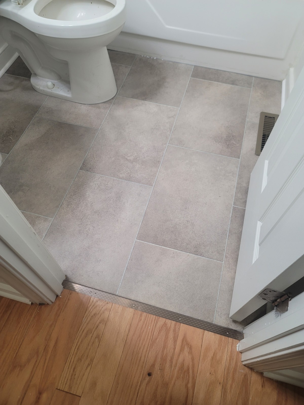 Vinyl Flooring Roll Waterproof 6×6 feet Perfect for bathrooms laundry