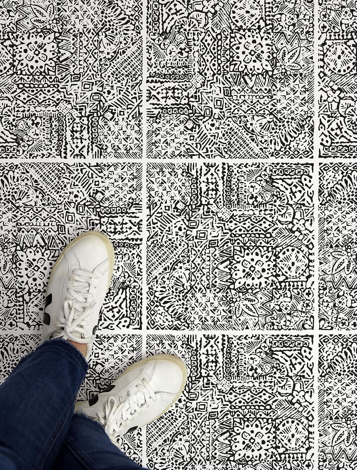 10 Pack Bohemian Floral Peel & Stick Floor Tiles – 12in x 12in Charcoal Design