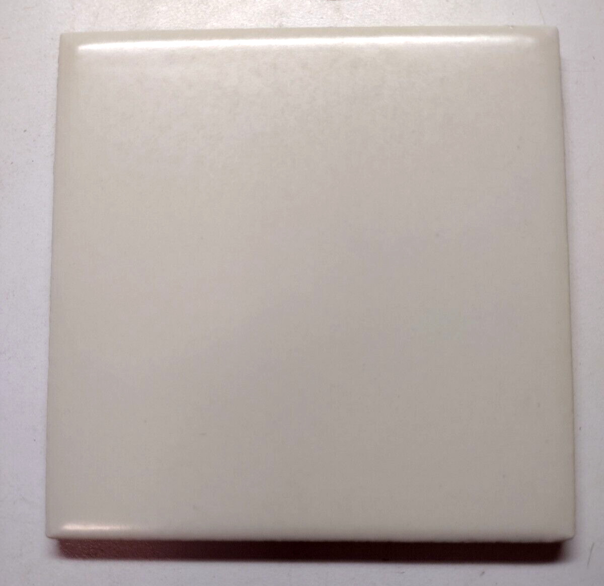 1 Wall Tile US Ceramic USA 4-1/4″ Square Satin Very Pale Eggshell Yellow Vintage