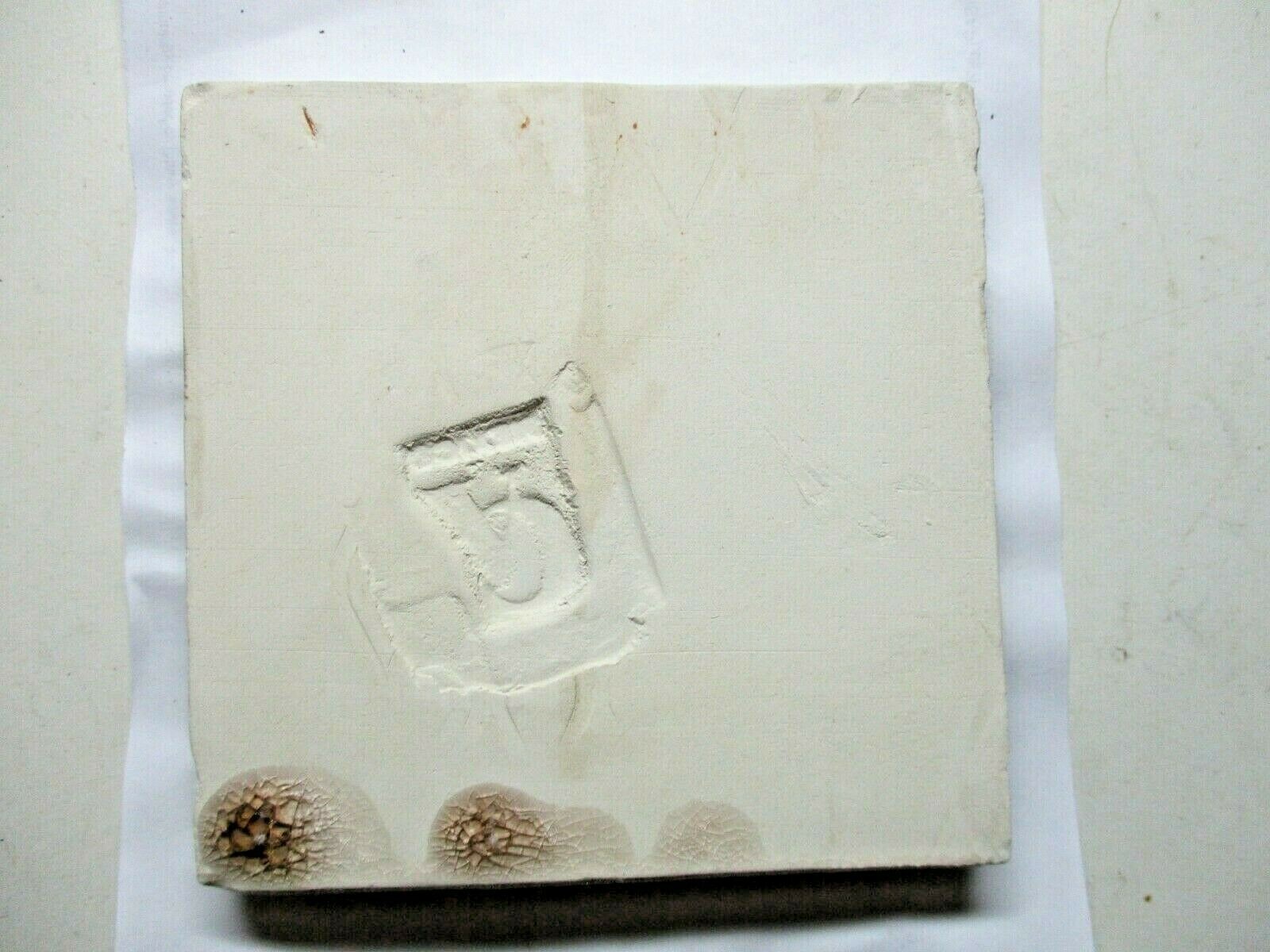 Walker Zanger 4-1/4″ Antiqued Crackle Beige Bullnose Porcelain Wall Tile 2004