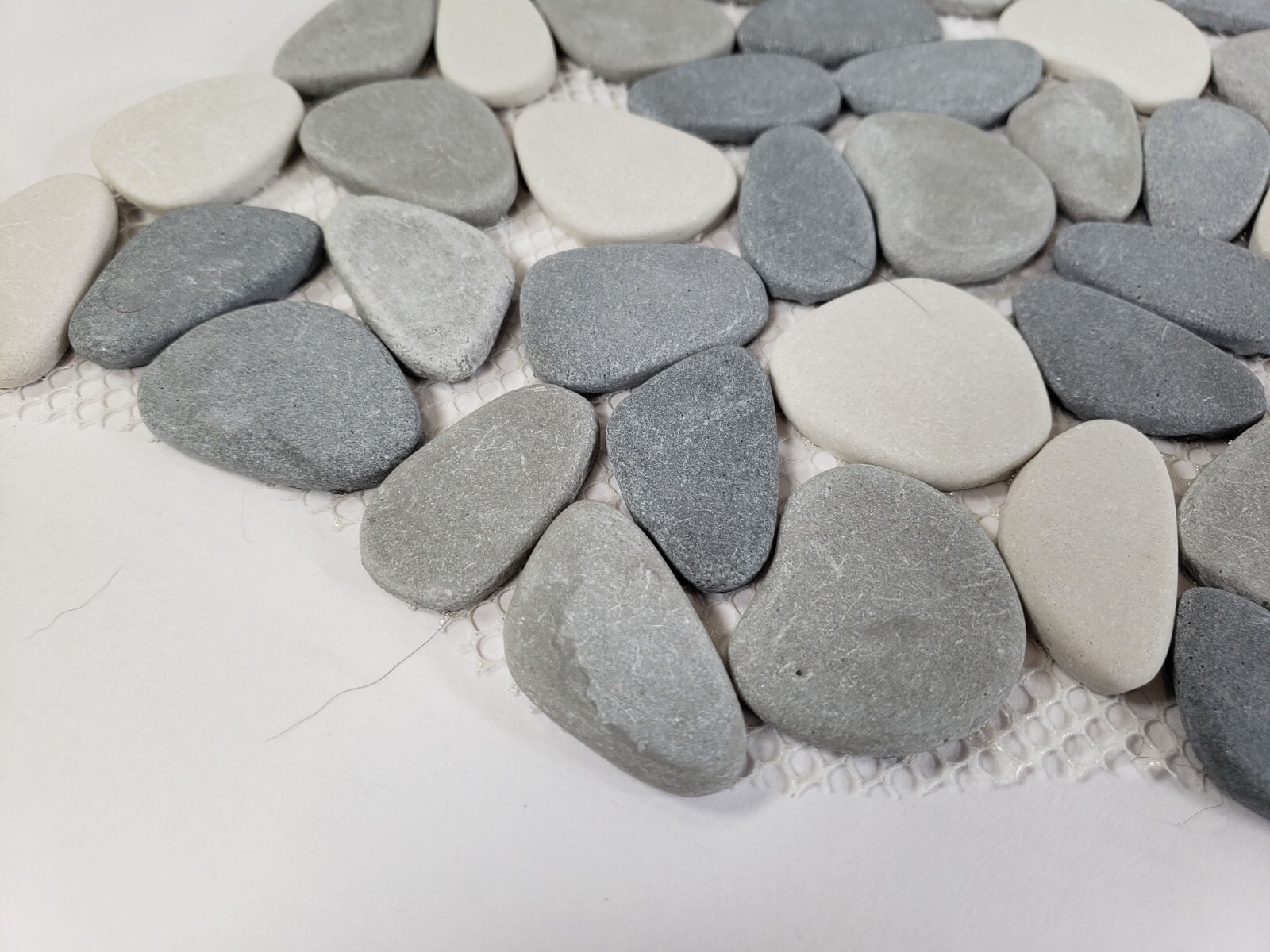 Diflart Pebble Tile for Shower Floor Java Tan & White 5 Sq.ft Pebble Backsplash