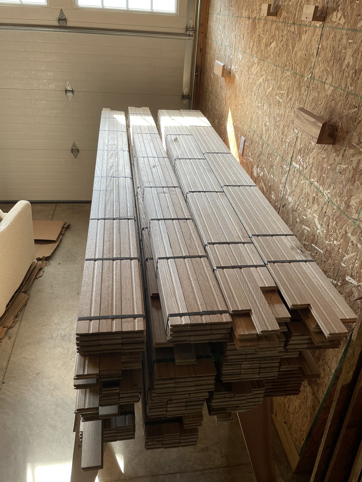 Premium new white oak 3/4″x2-1/4″ Select R&Q ~ 500 sq ft