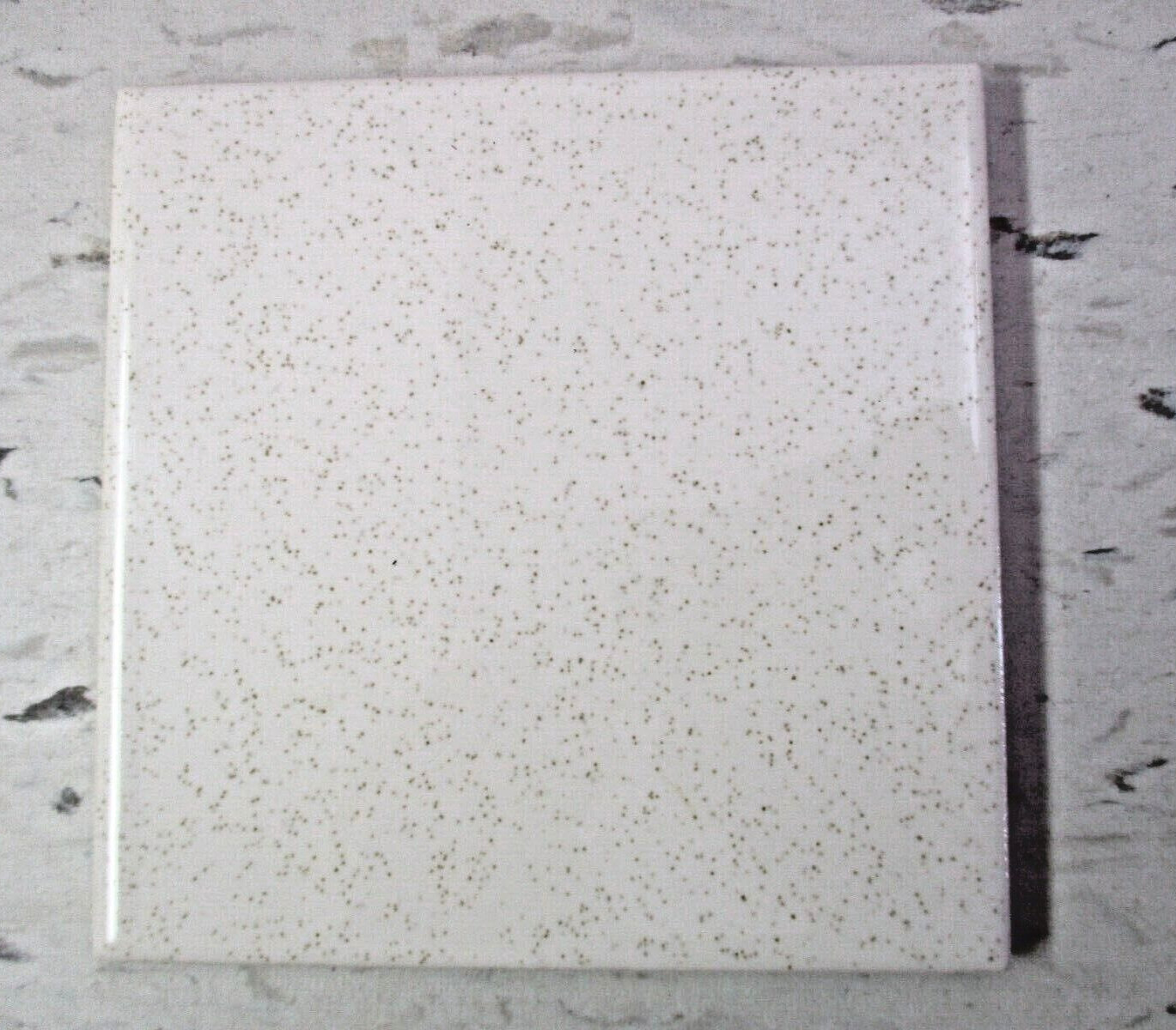 1 Wall Tile Ft Florida USA 4-3/8″ 1970 Gloss Brown Speckled Oatmeal on Off White