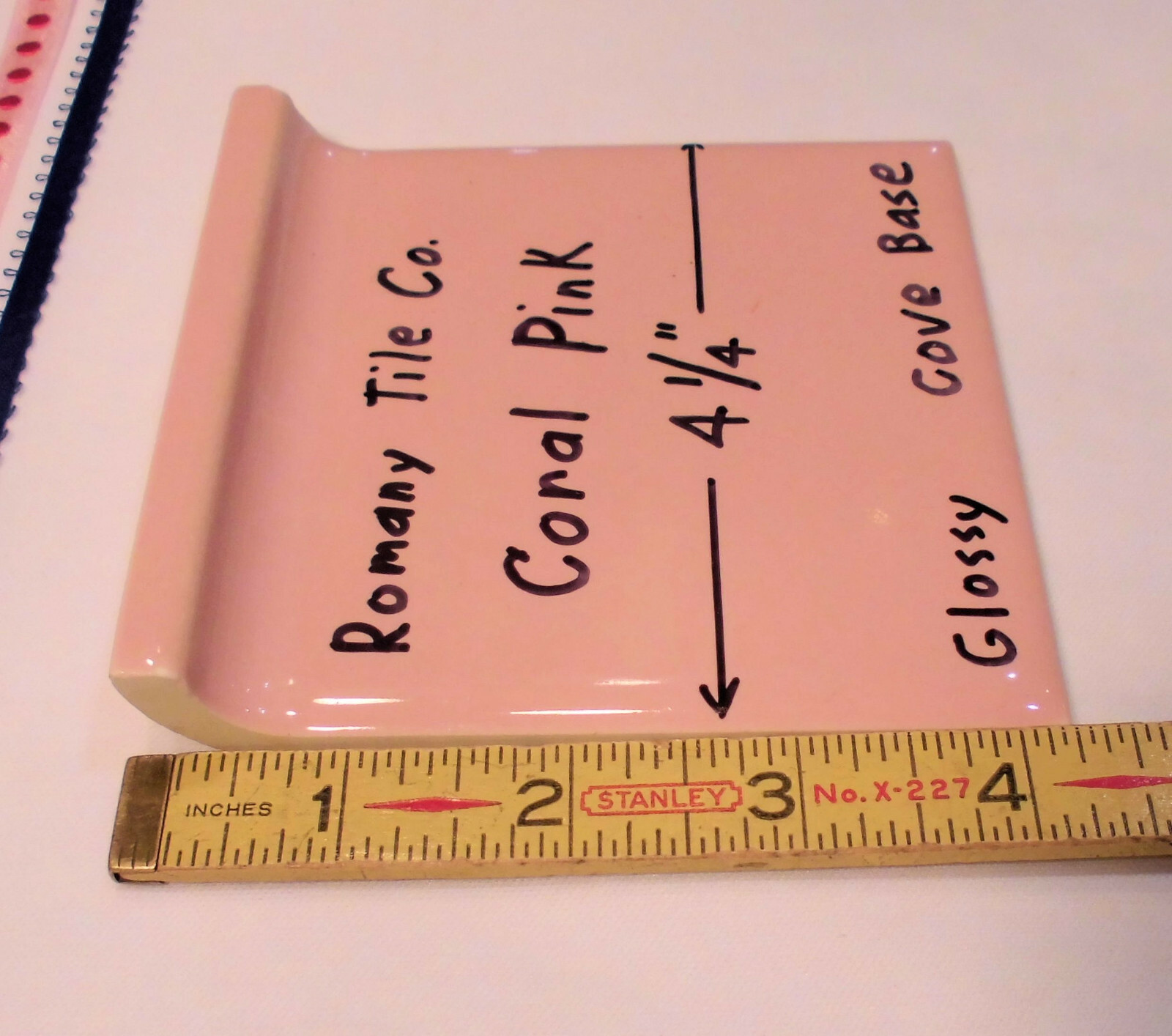 1pc. *Coral Pink* 4-1/4″ Glossy Ceramic Cove Base Tile; Romany Co. Flat Top