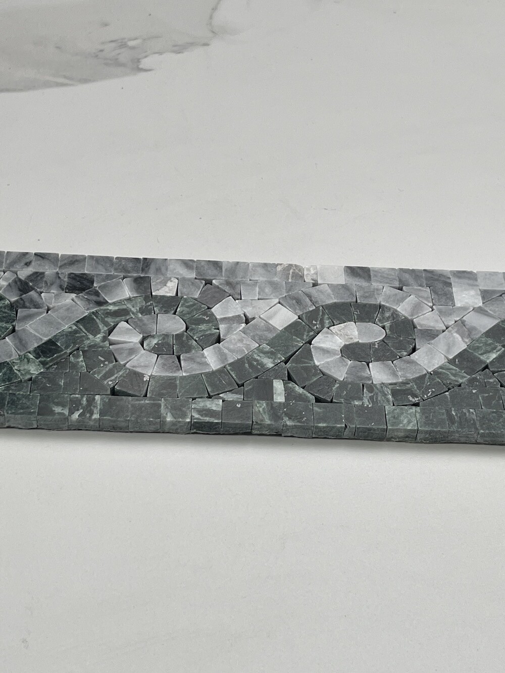 B0081P Marble Mosaic Border Listello Accent Tile Spray Grey 3.1×13.8 Polished