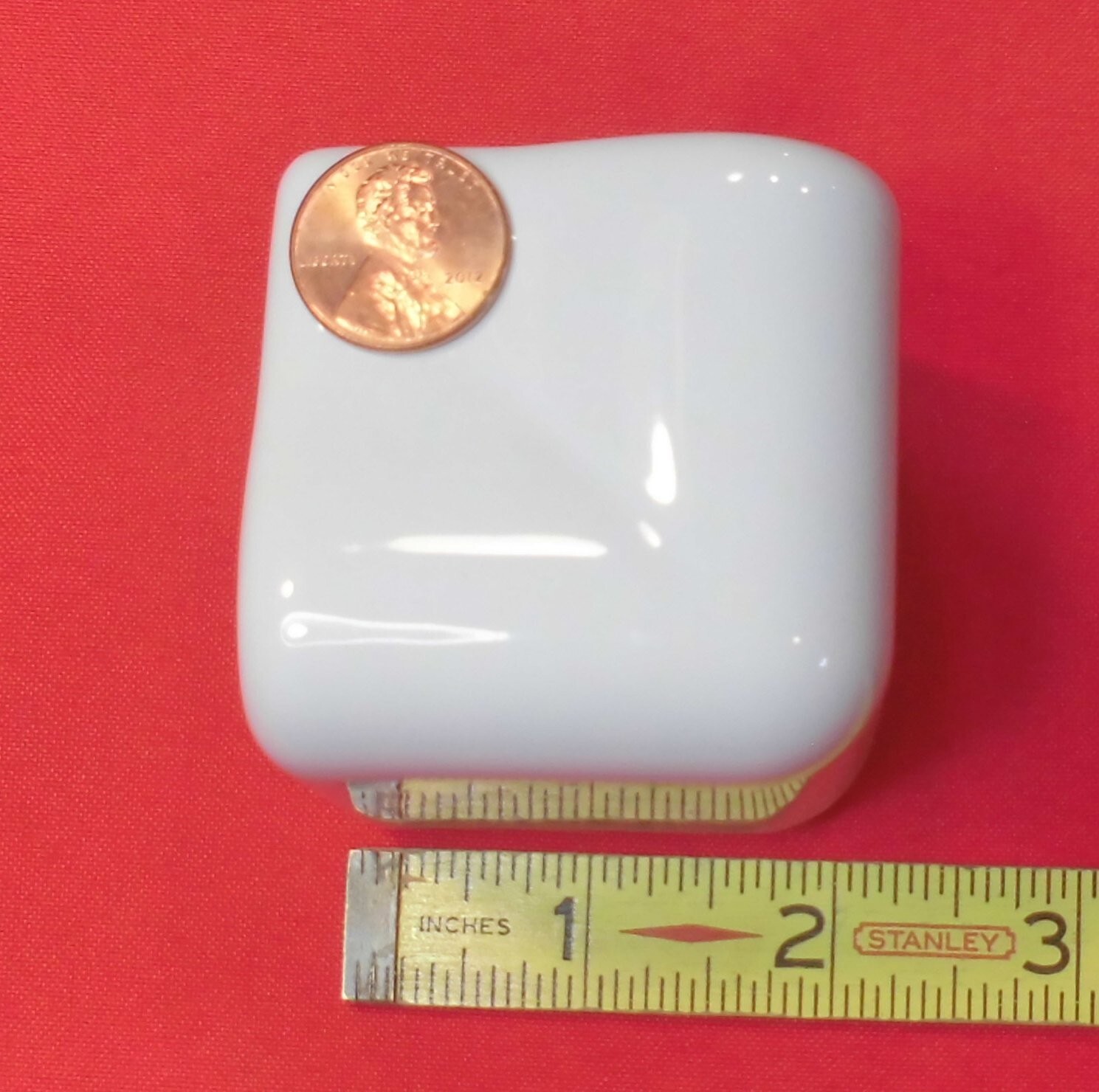 1 pc. Glossy Ice/Arctic White: V Cap Corner Ceramic Trim Tile: Countertop Edging