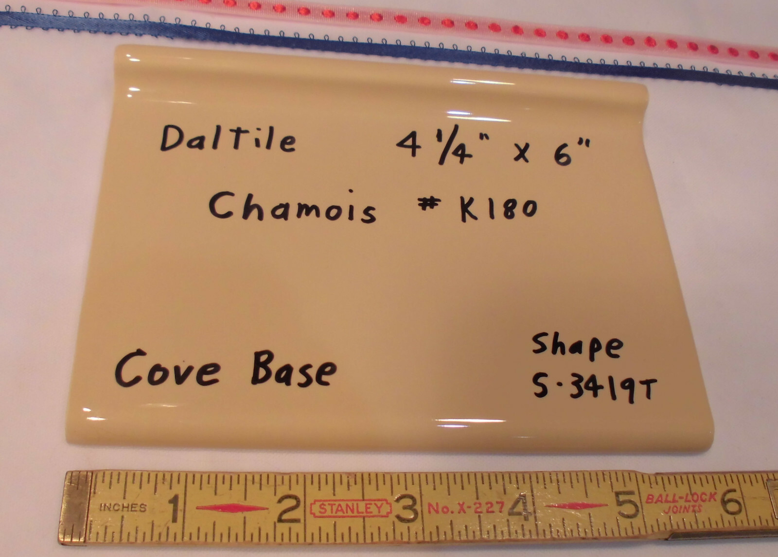 1 pc. Chamois -Tan Round Top Cove-Base Ceramic Tile: 6″ X 4-1/4″ By Daltile, NOS
