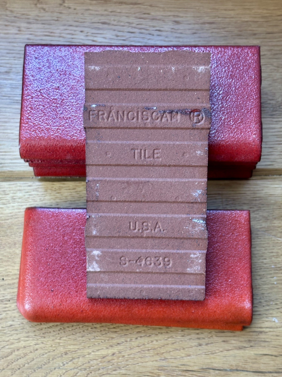 NOS Gladding McBean Franciscan Subway Tile Red Glaze 3×6″ Bullnose Trim/Corners