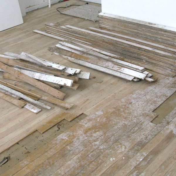 VINTAGE Old 1960’s SOLID WOOD FLOOR FLOORING 2″ Wide STRIPS Construction Remodel