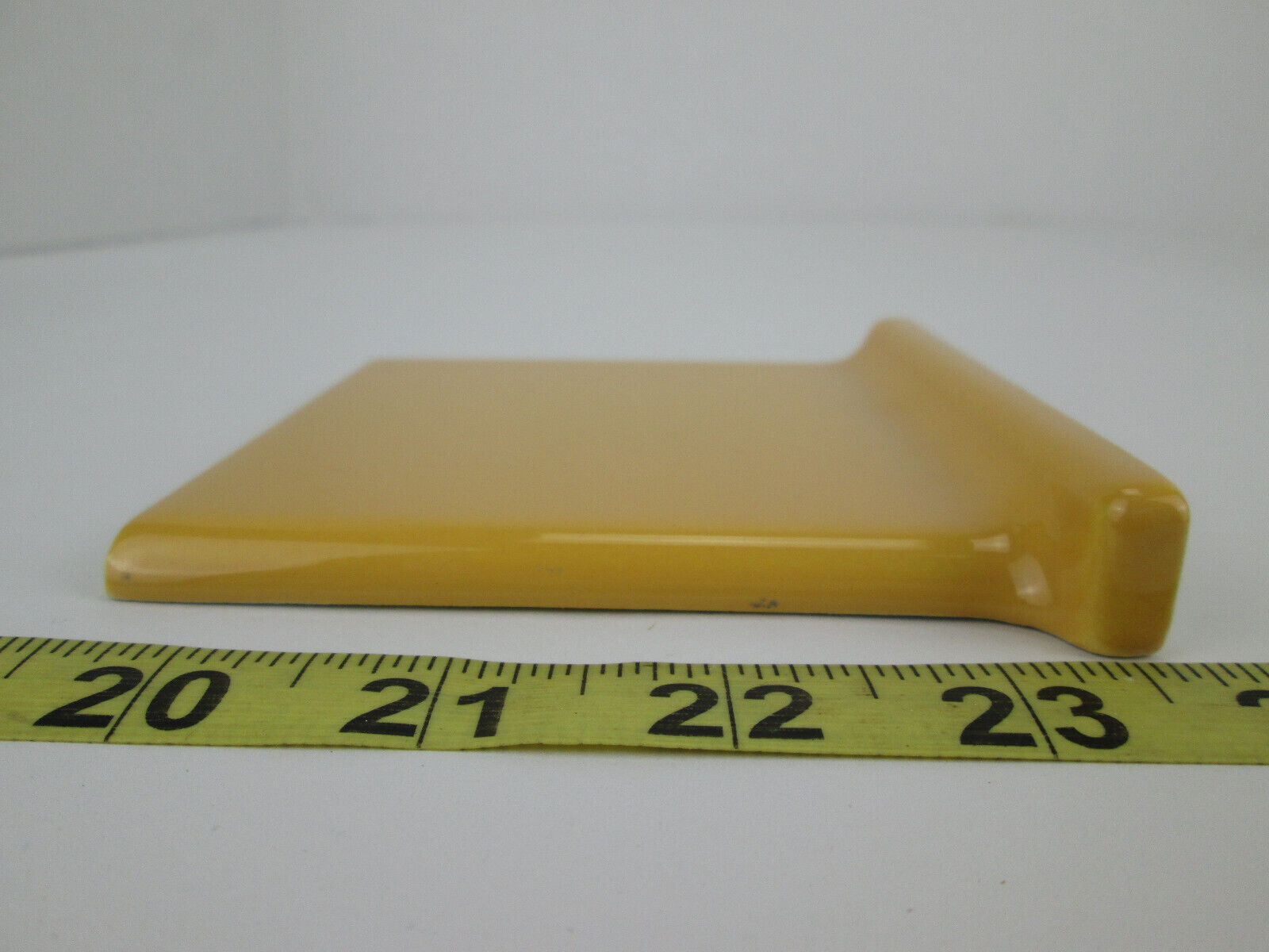 New NOS Daltile Ceramic Tile Mustard Yellow QTC1 4-1/4″ Cove Base Corner Right