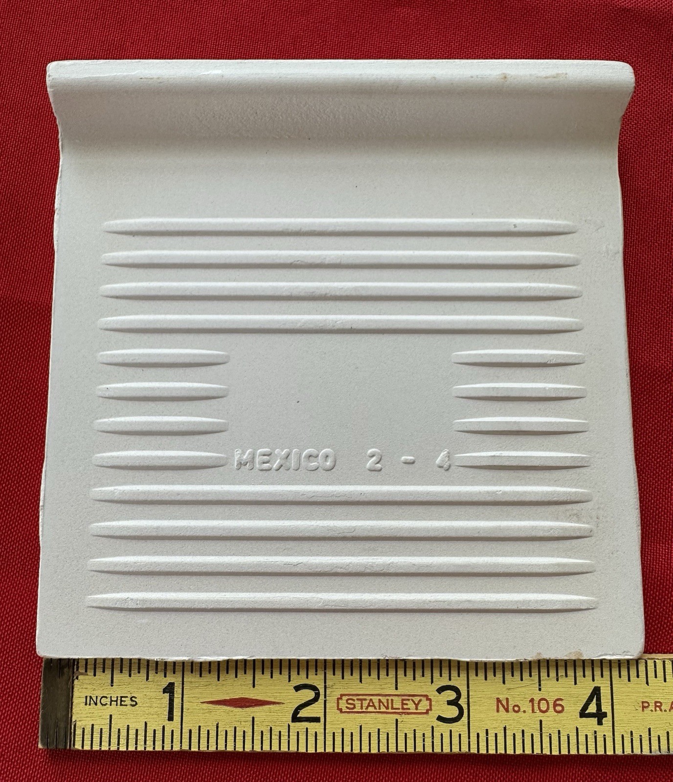1 pc. Ice White: Gloss Radius Bullnose Ceramic Tile 4-1/4″ American Olean, New