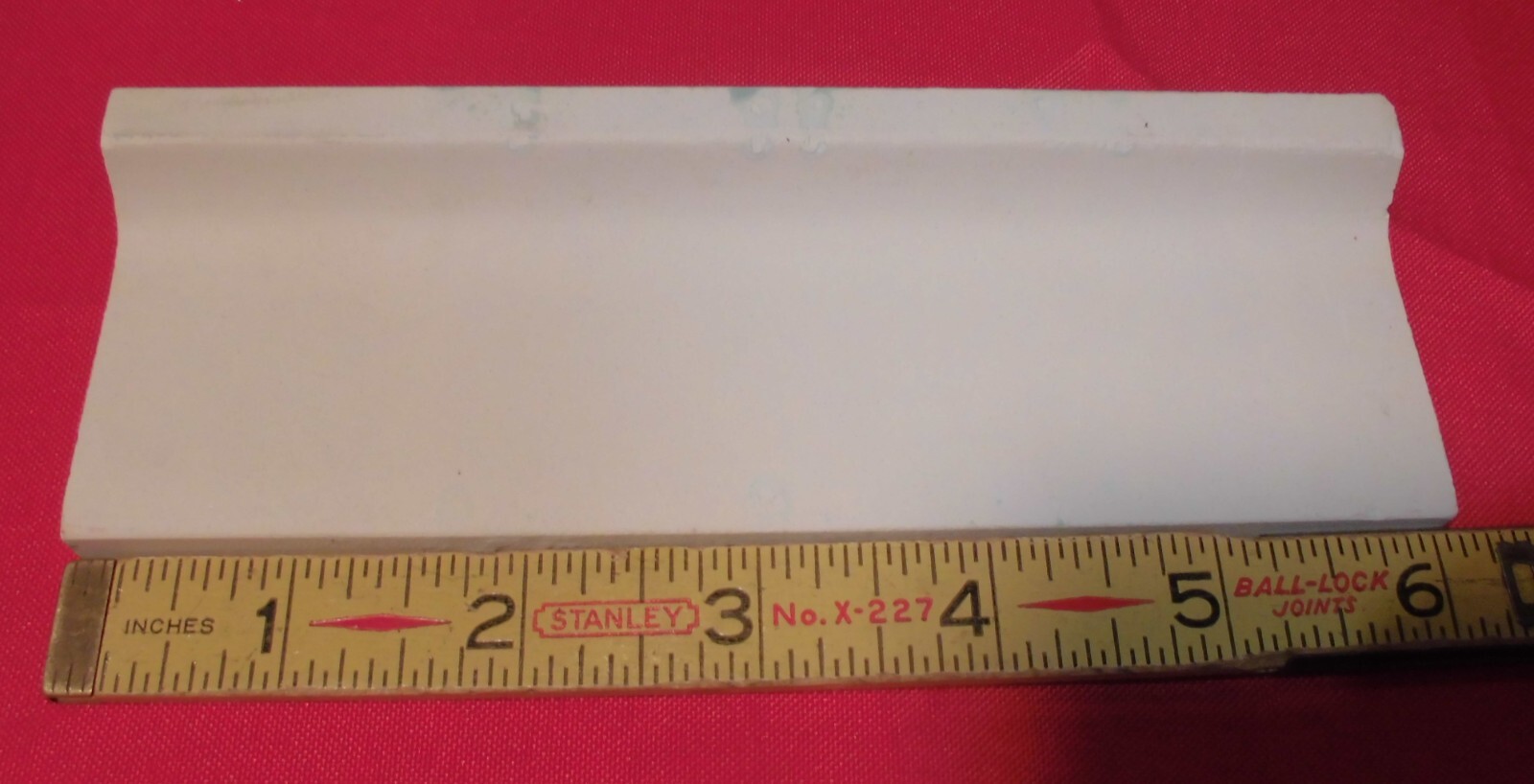 1 pc. Leaf Green: 2″ X 6-1/16″ Glossy Ceramic Radius Bullnose Tile: Mudd Caps,