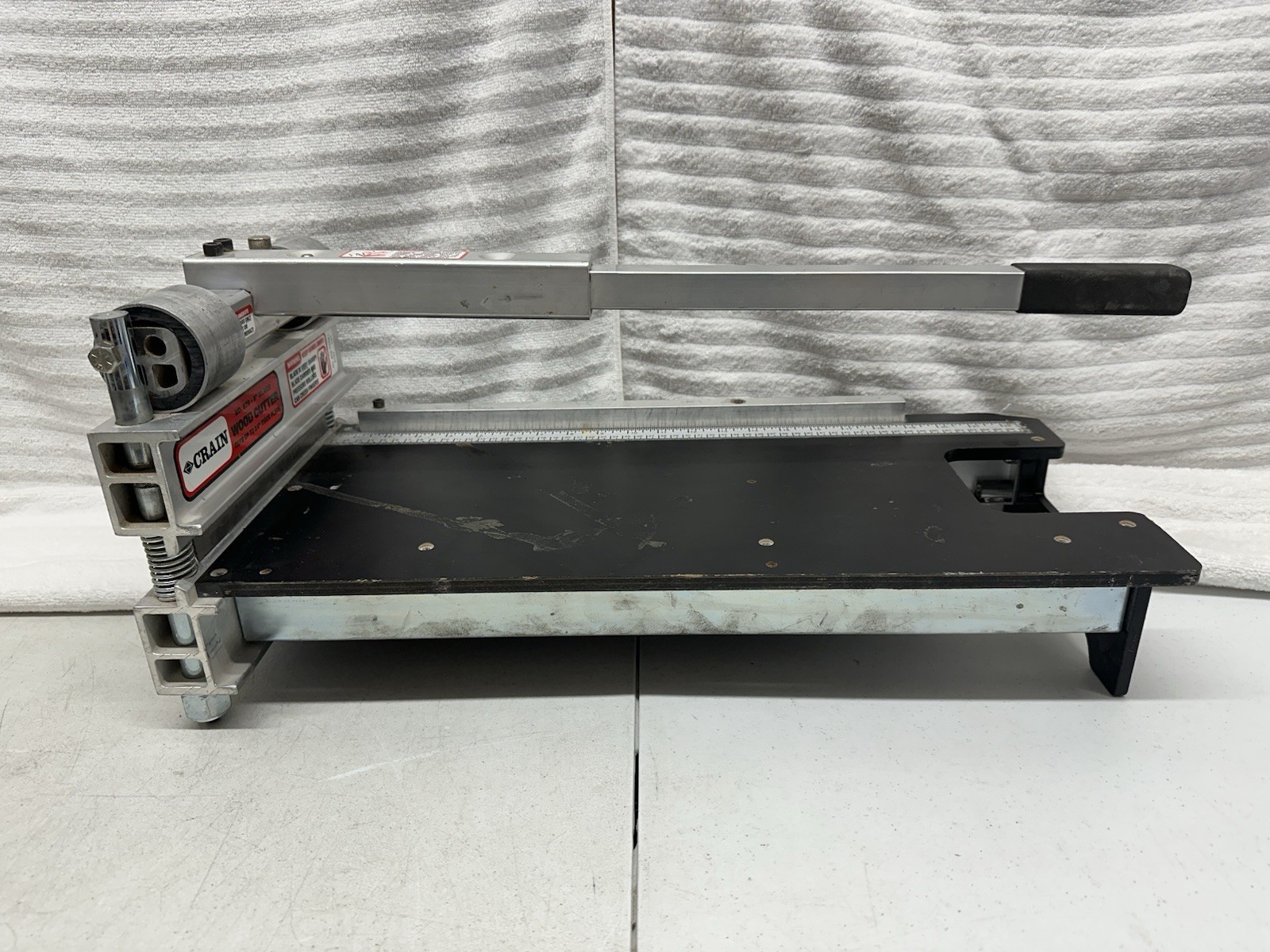 Crain 679 9″ Wood, Vinyl, LVP, LVT and Laminate Flooring Cutter