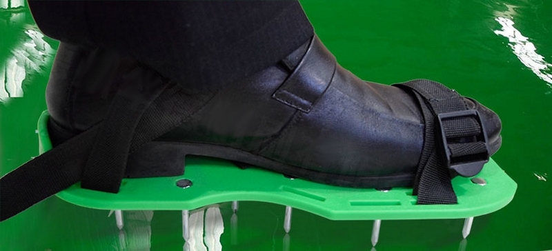 One Pair Soft Rigid Spiked Shoes Epoxy Self Leveling Flooring Aeration Latex