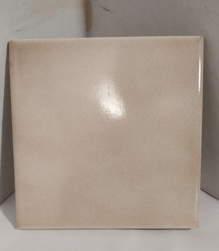 1 Wall Tile Florida 1425 561 USA FT 4-3/8″ Sq Ceramic Gloss Mexican Sand Vintage