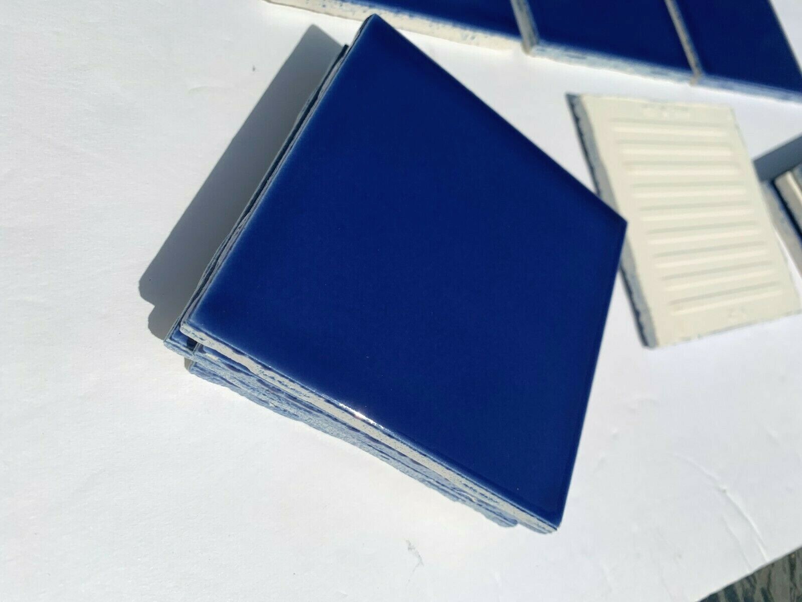 NEW AMERICAN OLEAN 4″ x 4″ ROYAL BLUE S15 GLOSS * 12 * TILES