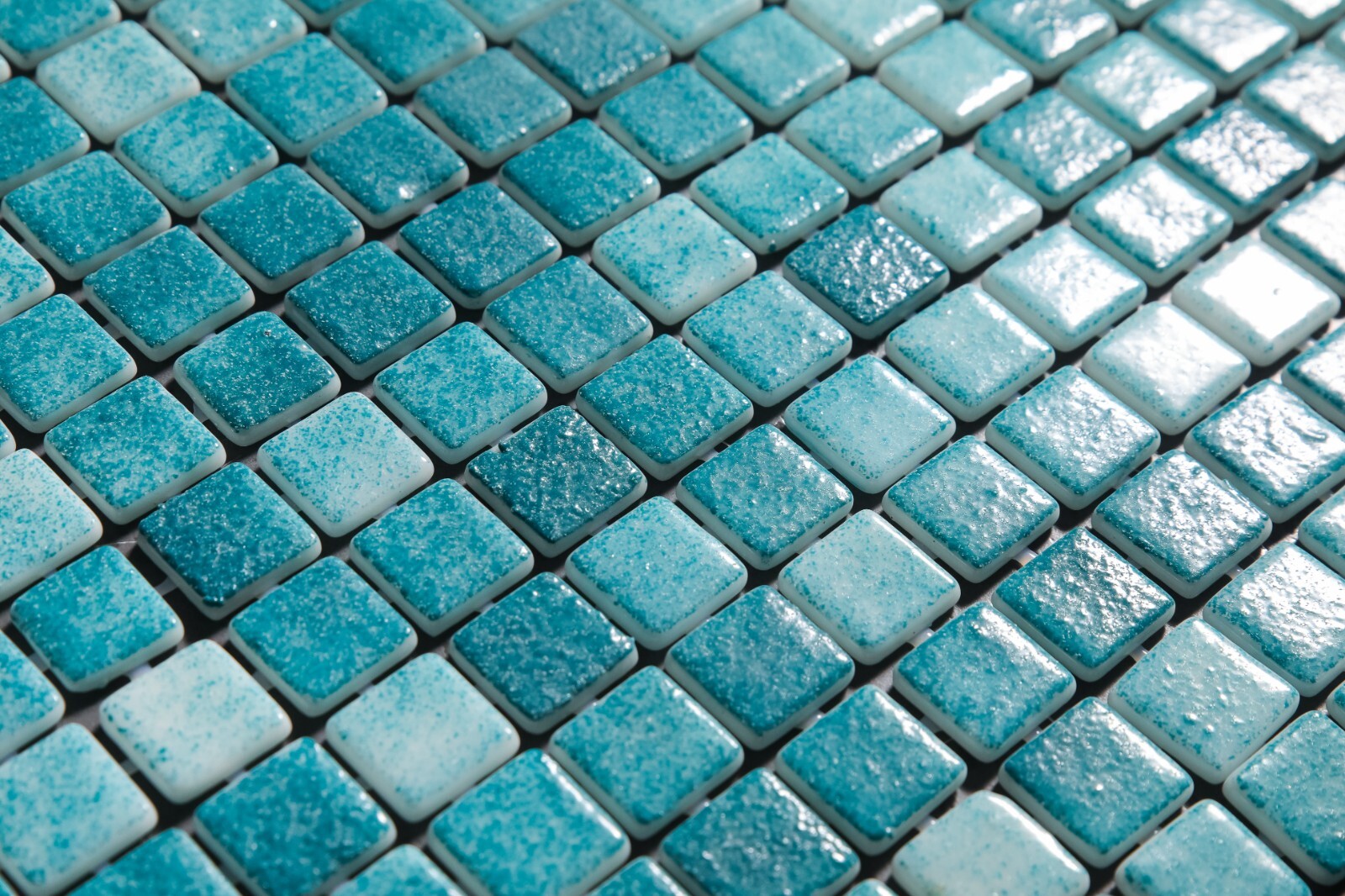 Pressed Glass Mosaic on Pool Net 32.5×51.5 – Bahamas Pool Matt