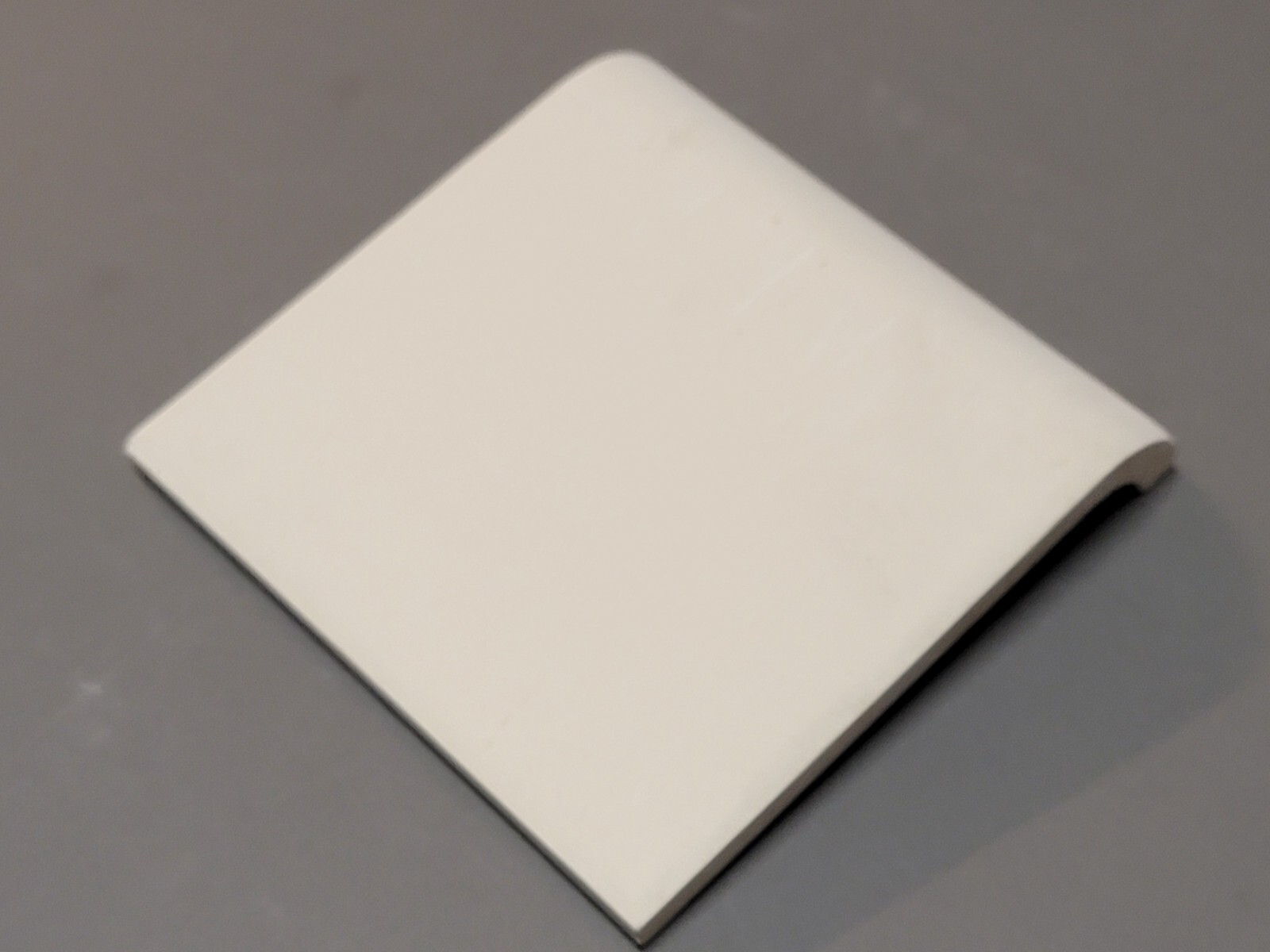 Vtg. 1960s Tilecrest Ceramic Cove Edge Tile 4 1/4″ White Gold Flake Glossy NEW