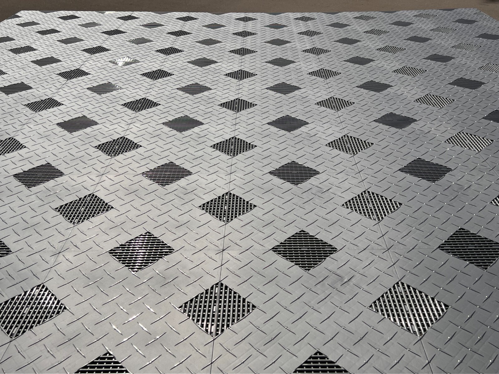Black … HYBRID-X garage floor tiles. 50 square feet 17” X 17” MADE IN USA