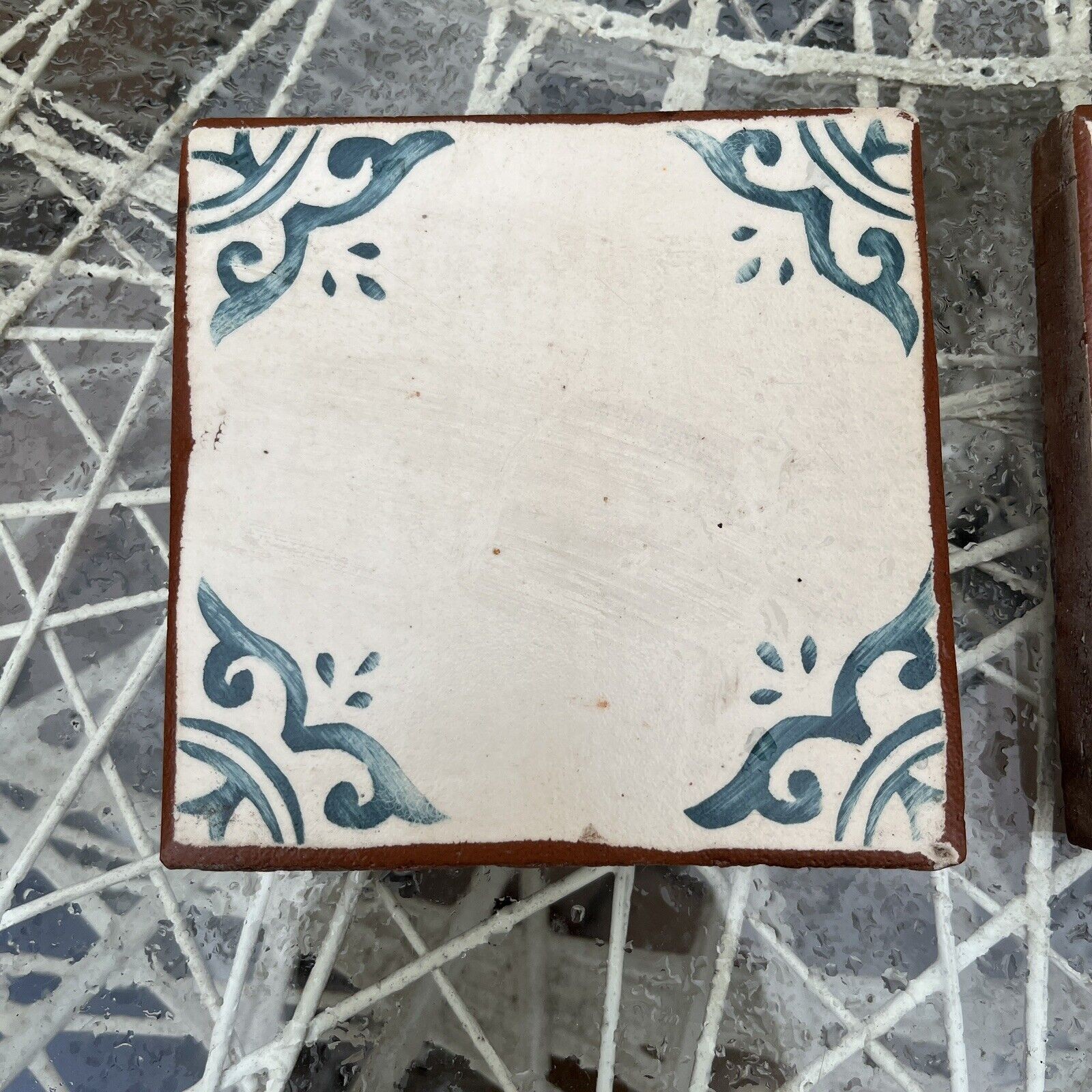 Walker Zanger Contessa Pagoda – Cobalt Tile x 4 pieces 4-5/8”