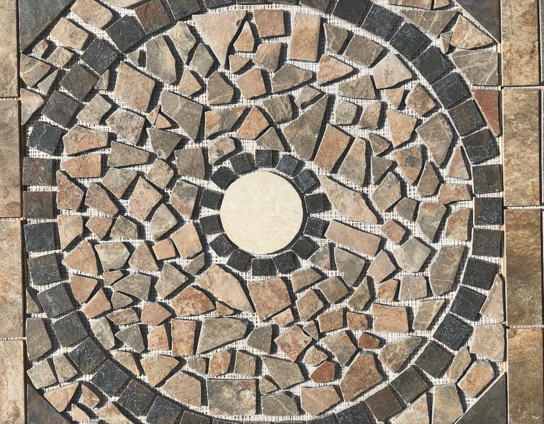 36″ x 36″ Tile Medallion Mosaic – Happy Floors Phoenix tile series – Ayers Rock