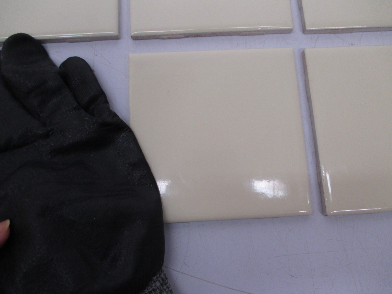 Set 10 Vtg NOS Ceramic Tile Light Yellow MCM 4 1/4″ Square Tiles Kitchen Bath