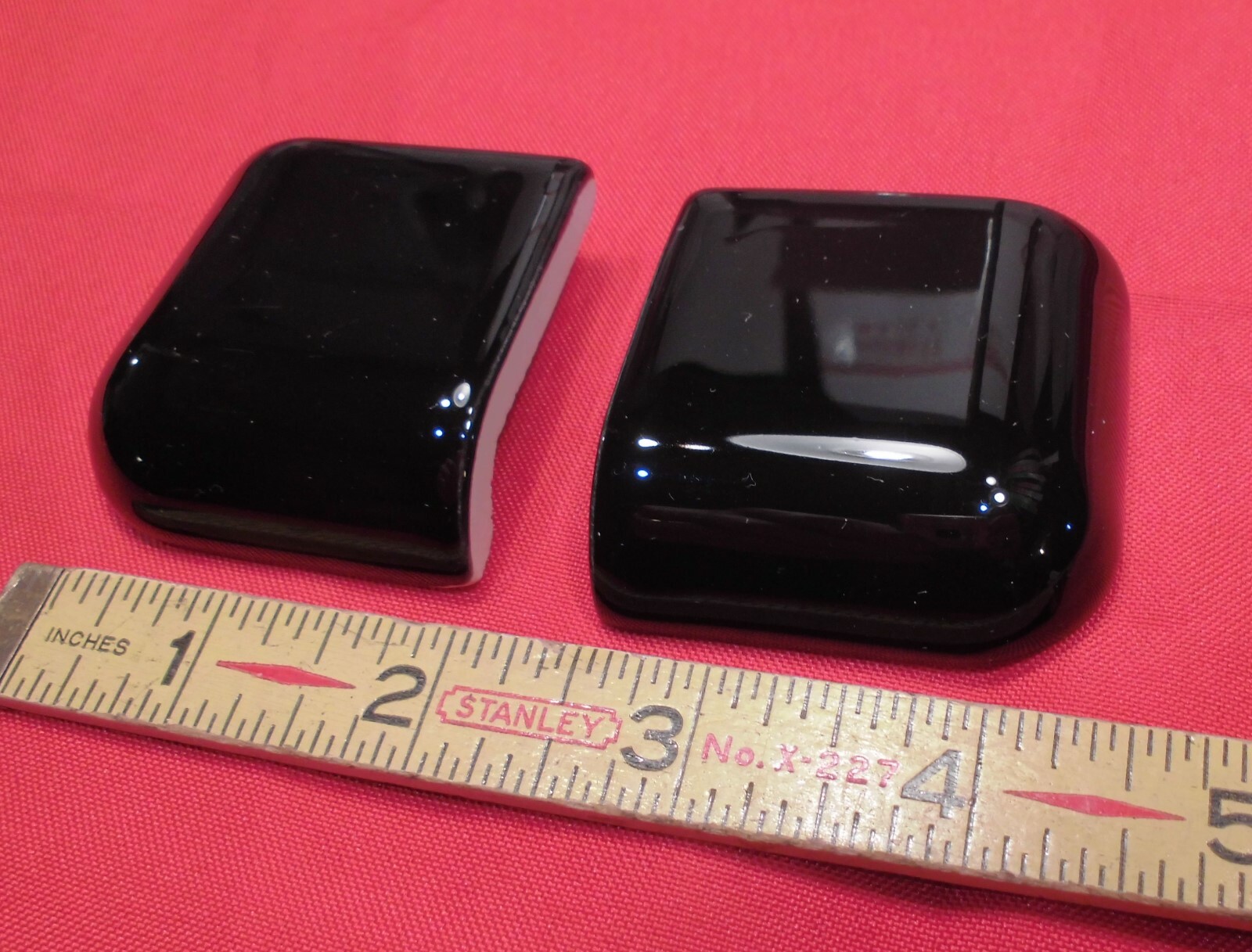 2 pcs. *Glossy Black* 2″ X 2″ X 5/8″ Ceramic Bullnose Radius Corner Tiles, NEW