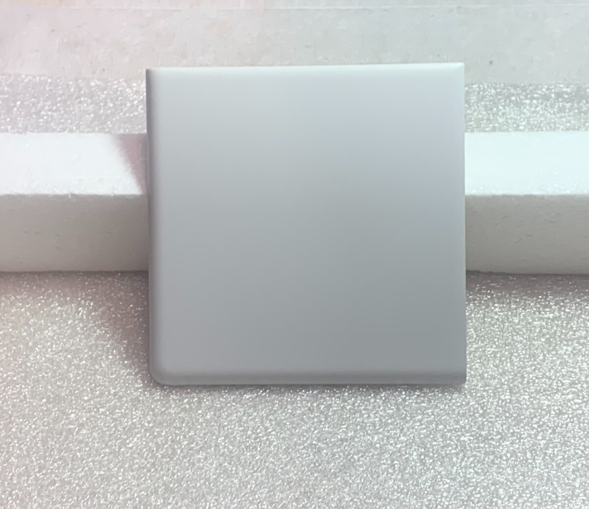 New (nos) Florida Ceramic Tile Pearl 4 3/8″ x 4 3/8″ Matte Corner